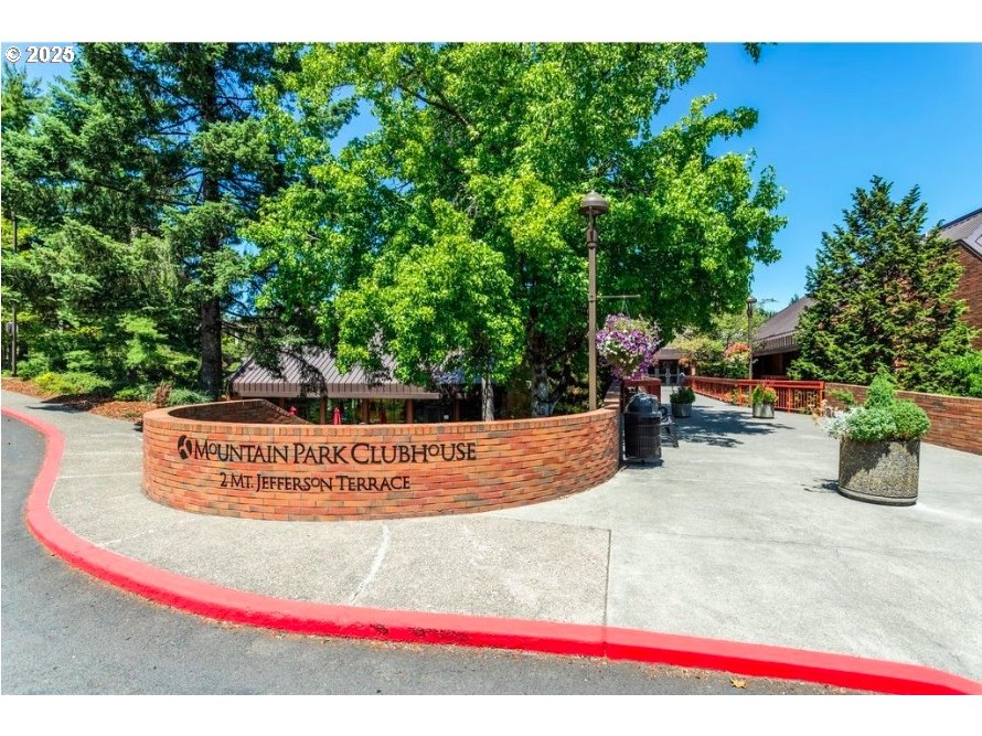 48 EAGLE CREST DR 4C