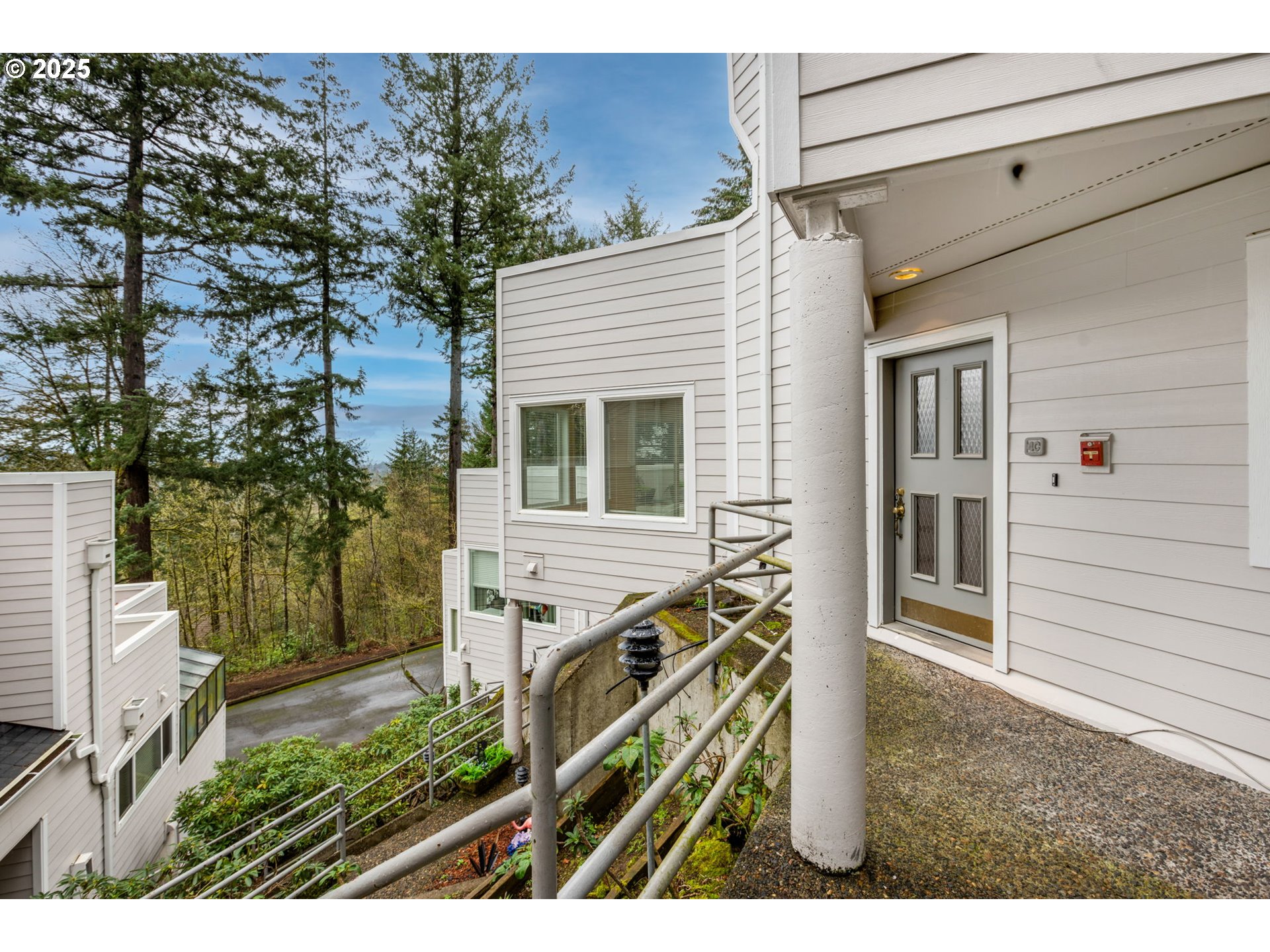 48 EAGLE CREST DR 4C