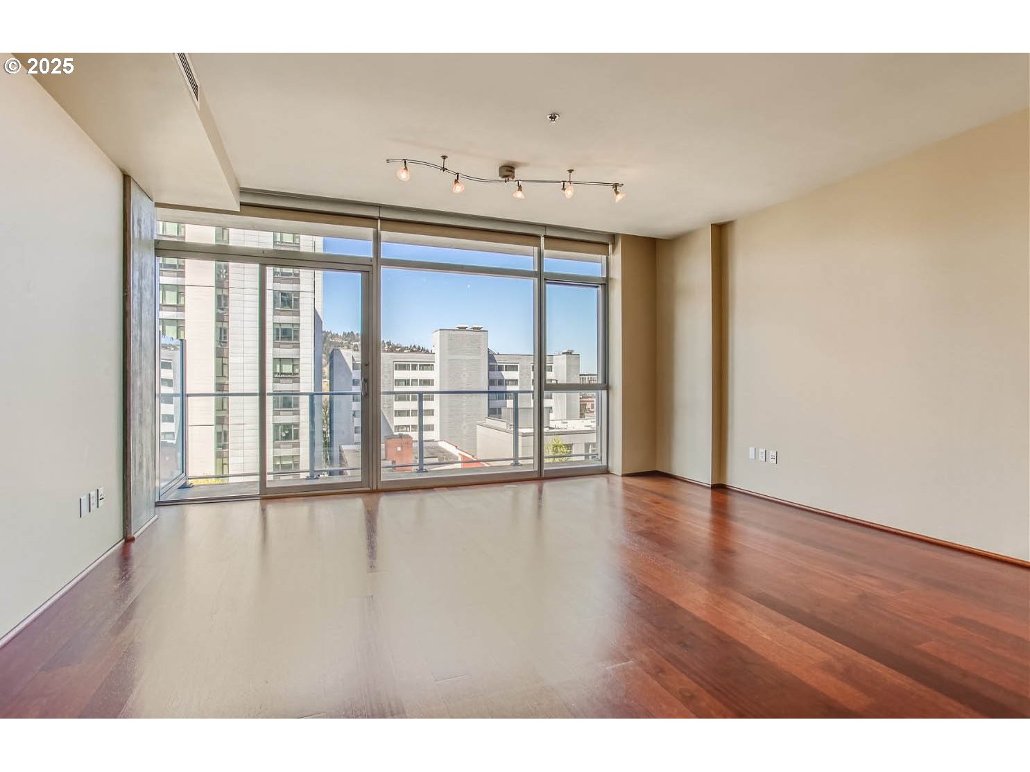 1221 SW 10TH AVE 809