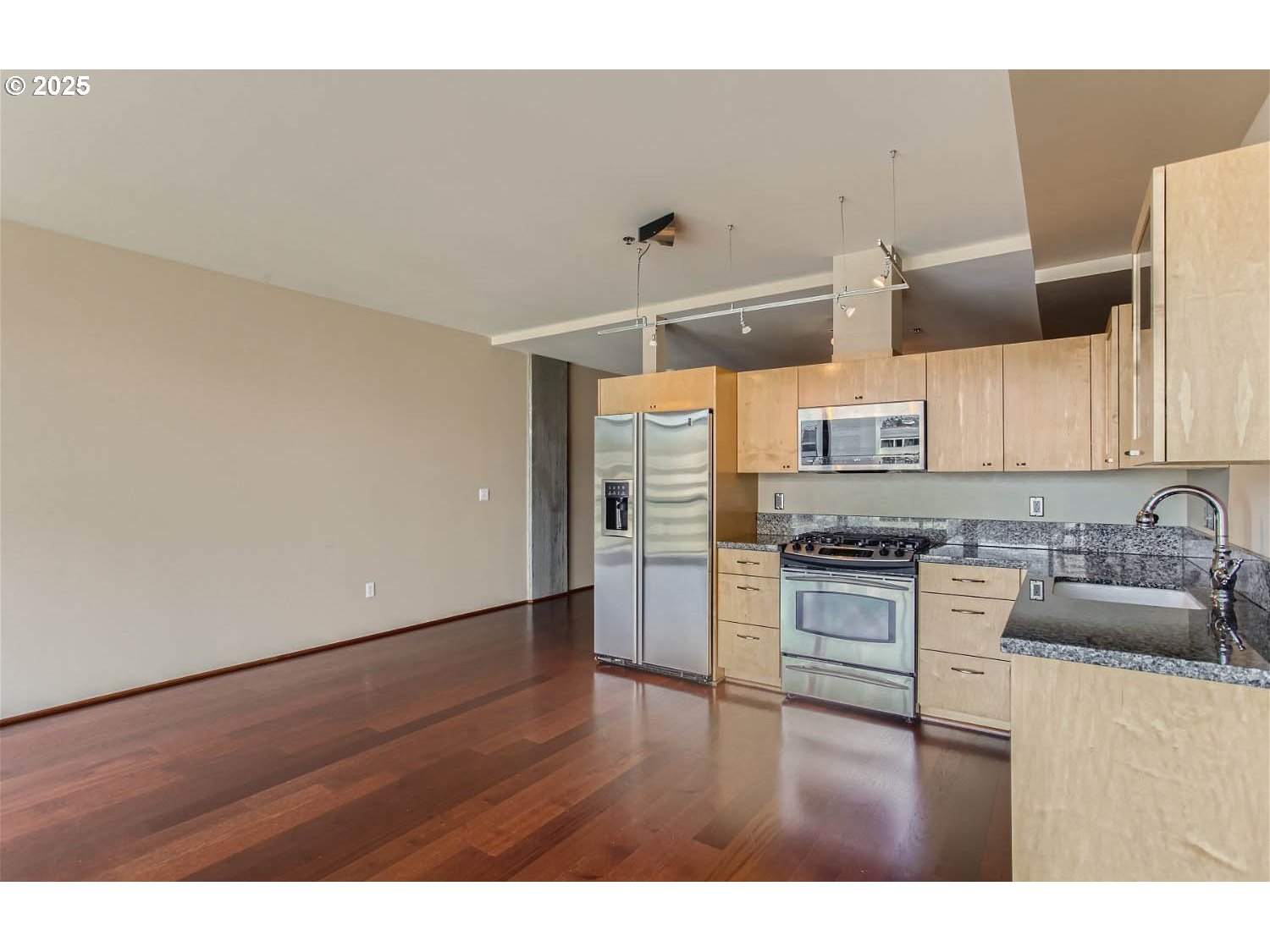 1221 SW 10TH AVE 809