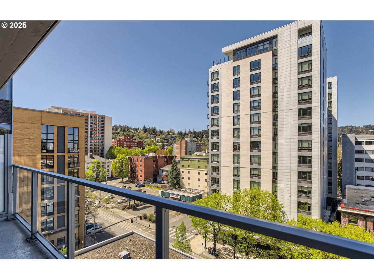 1221 SW 10TH AVE 809