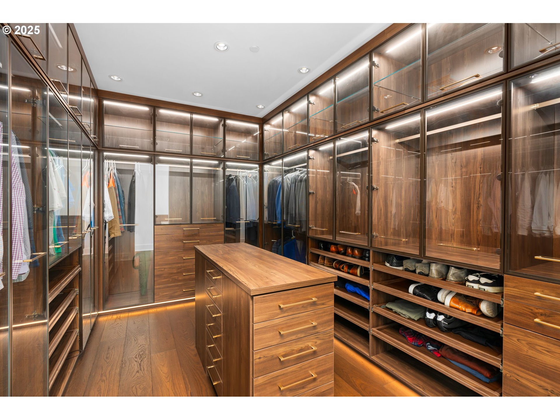 1001 NW LOVEJOY ST PH-3