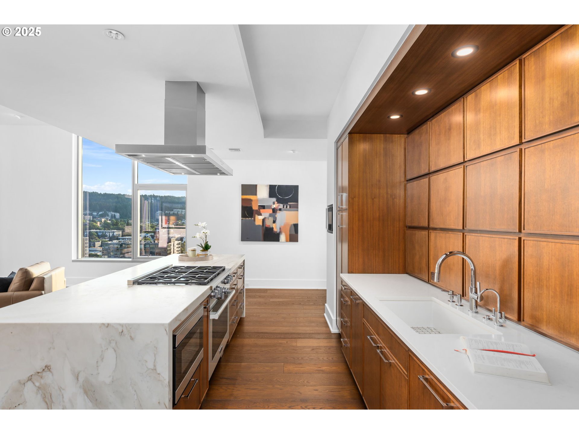 1001 NW LOVEJOY ST PH-3