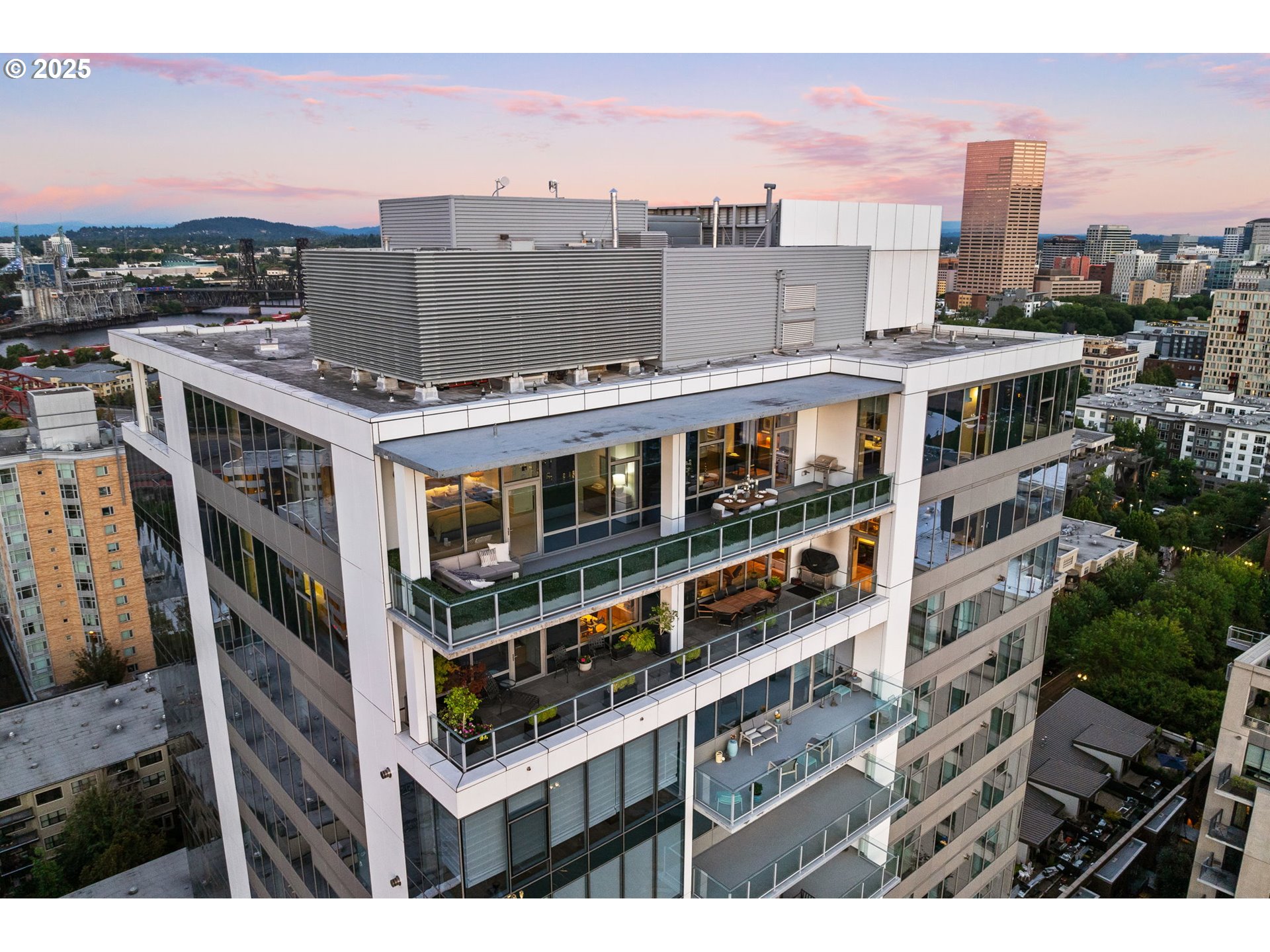 1001 NW LOVEJOY ST PH-3