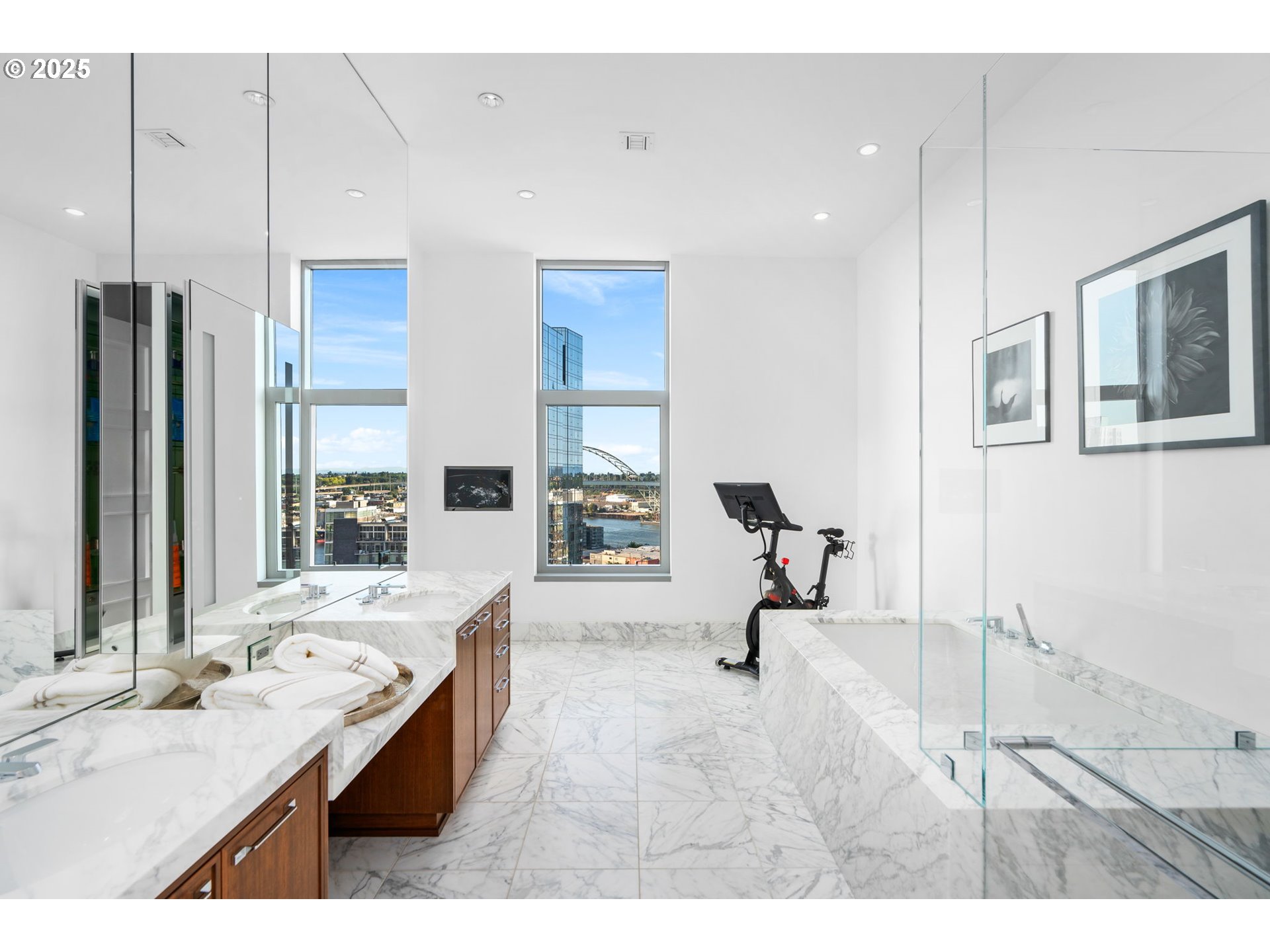 1001 NW LOVEJOY ST PH-3