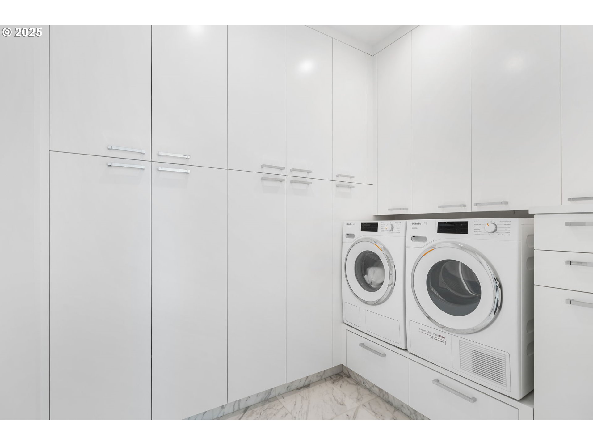 1001 NW LOVEJOY ST PH-3