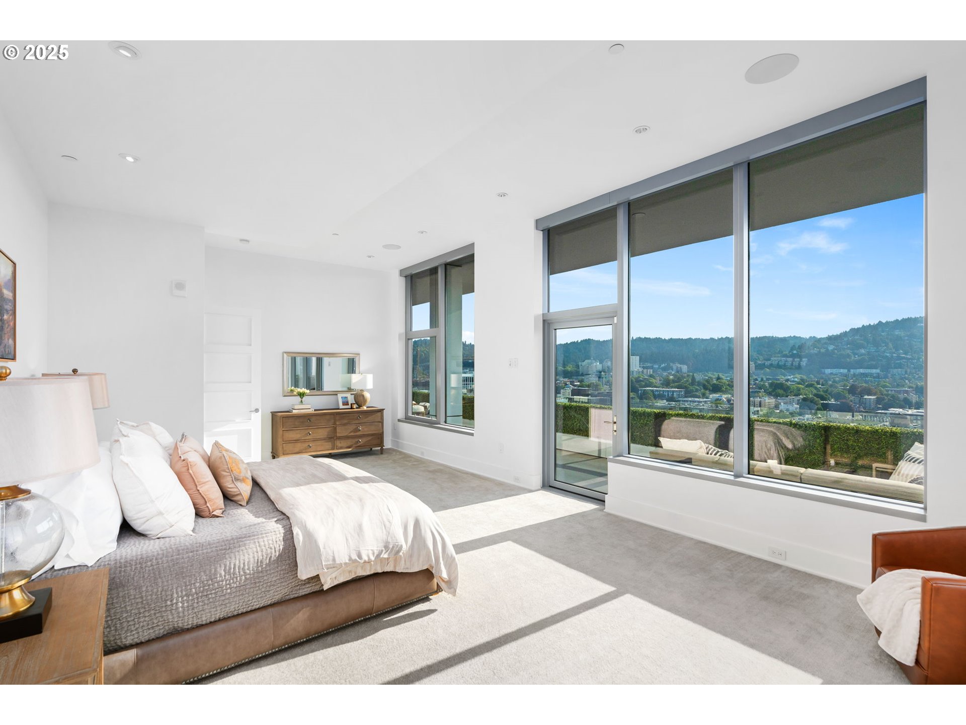 1001 NW LOVEJOY ST PH-3