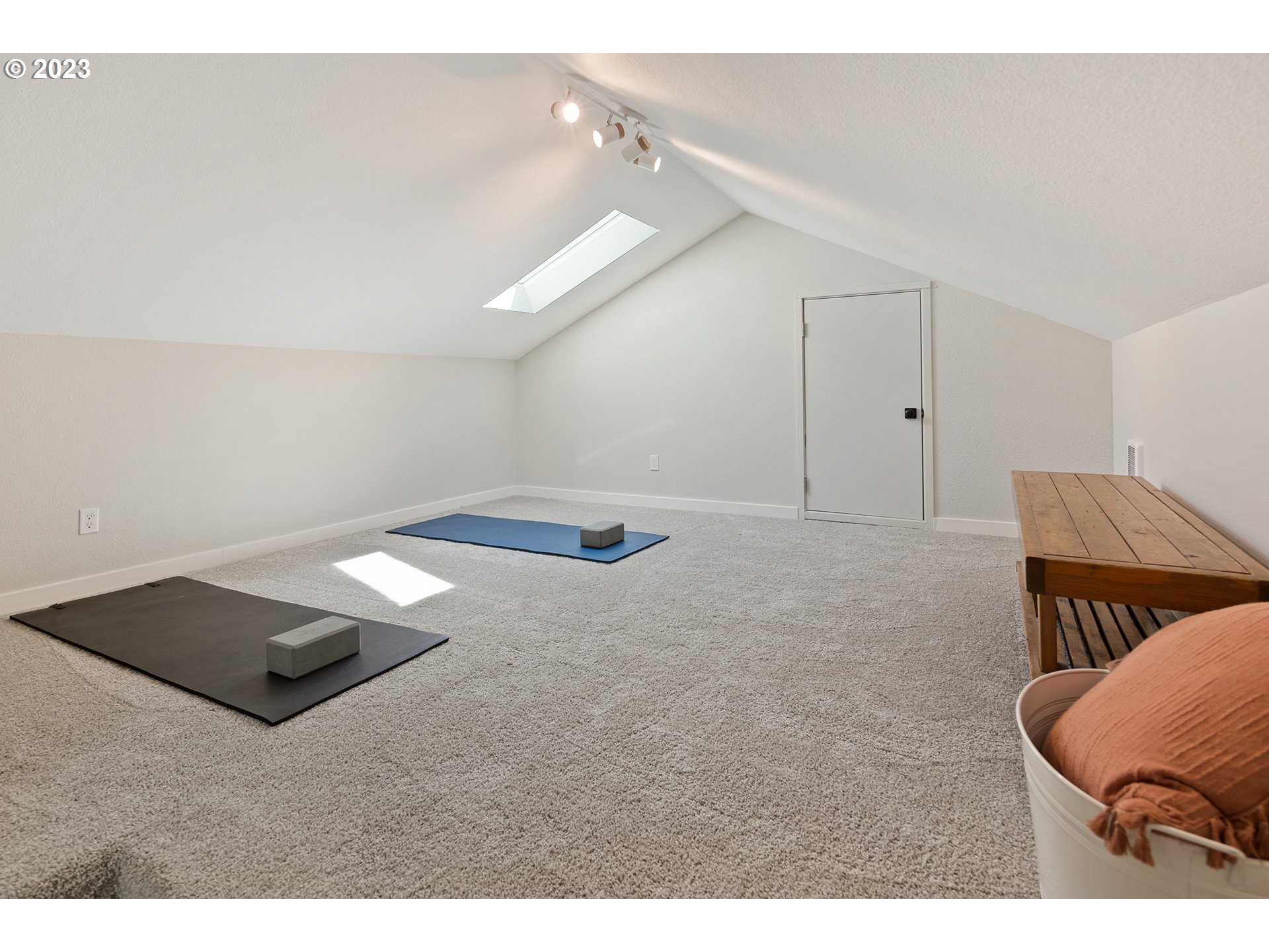 9209 SW BOONES FERRY RD