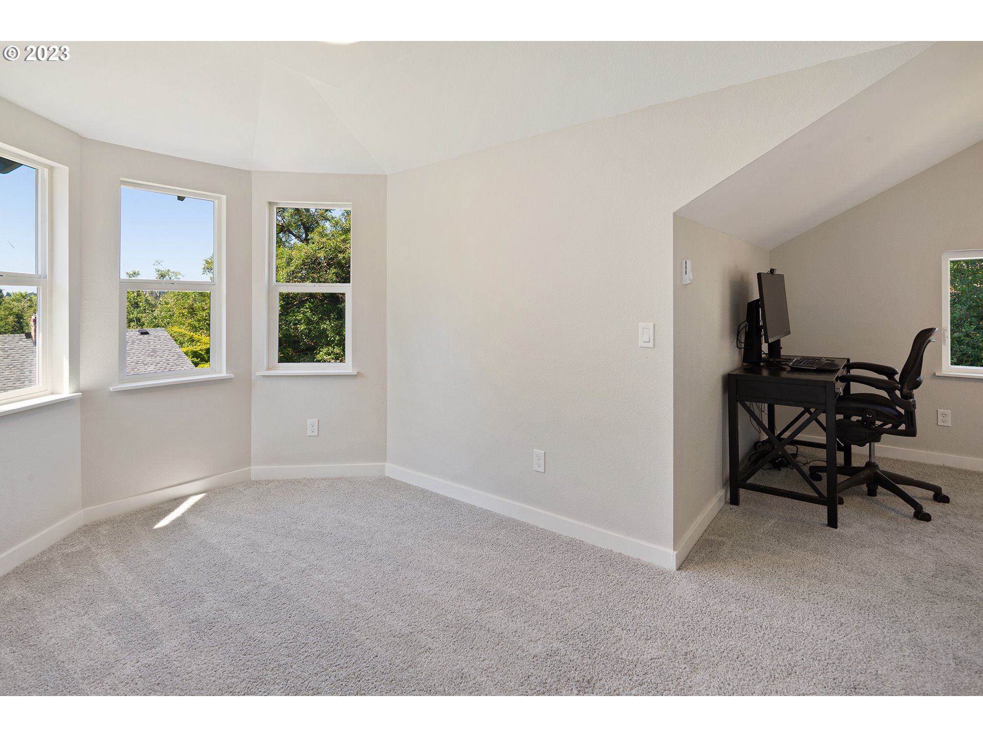 9209 SW BOONES FERRY RD