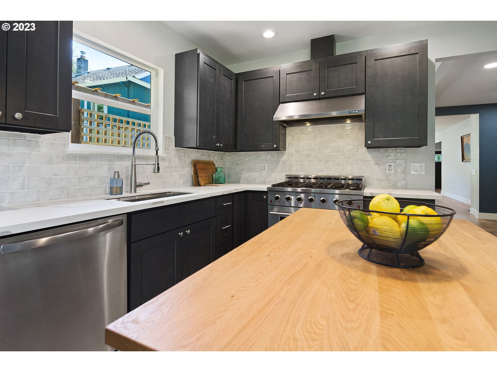 9209 SW BOONES FERRY RD