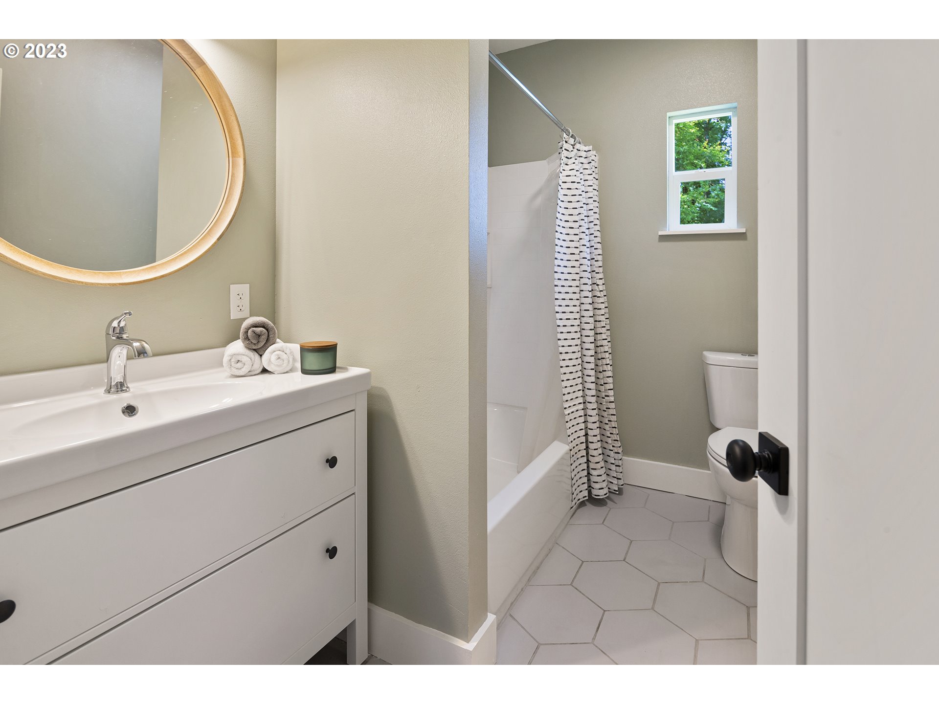 9209 SW BOONES FERRY RD