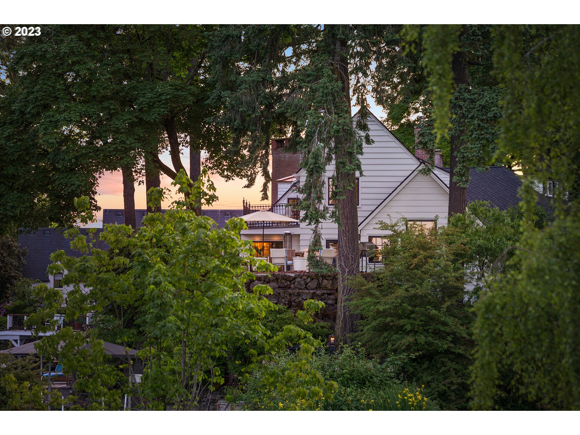 128 NORTHSHORE CIR