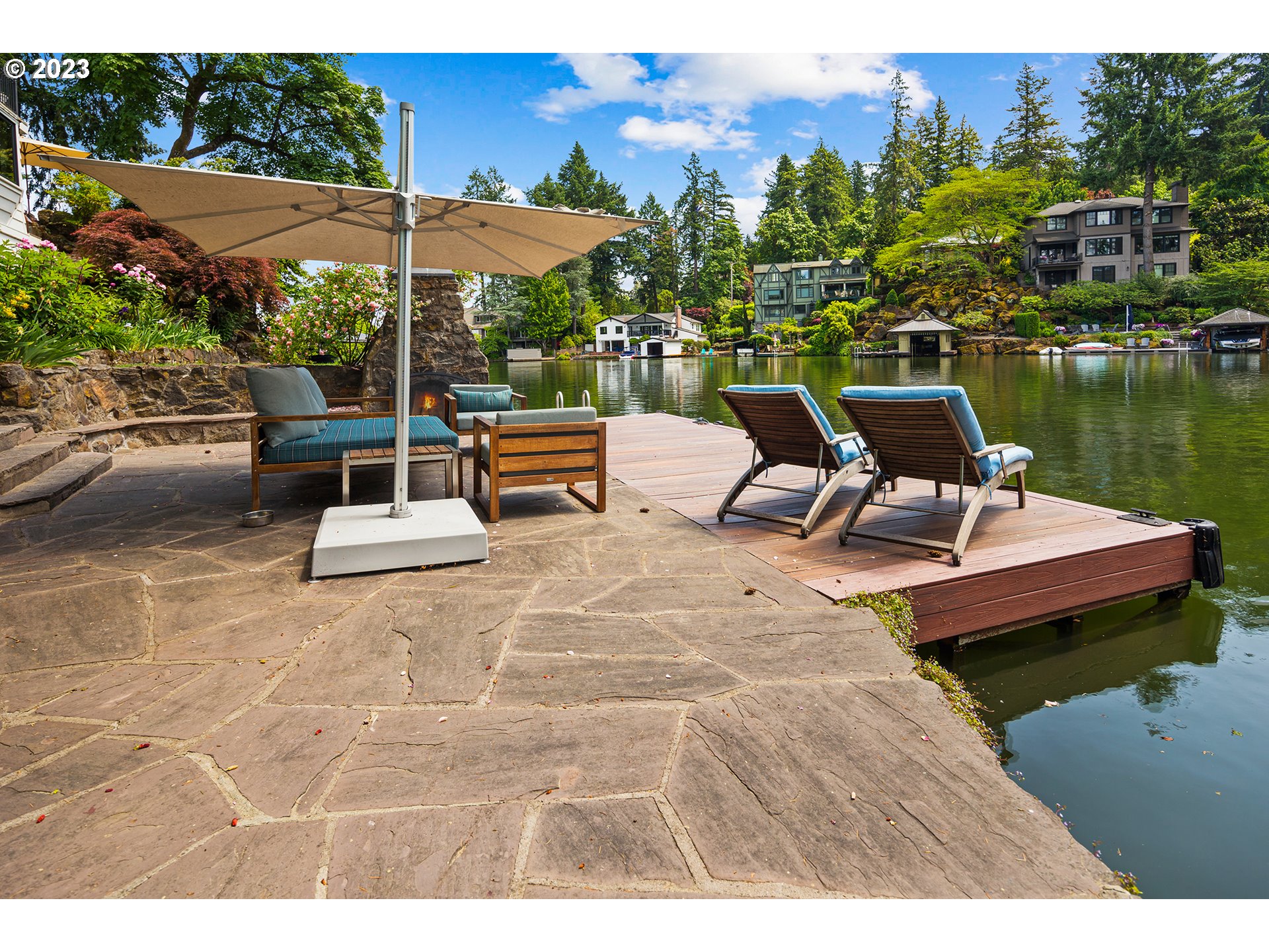 128 NORTHSHORE CIR