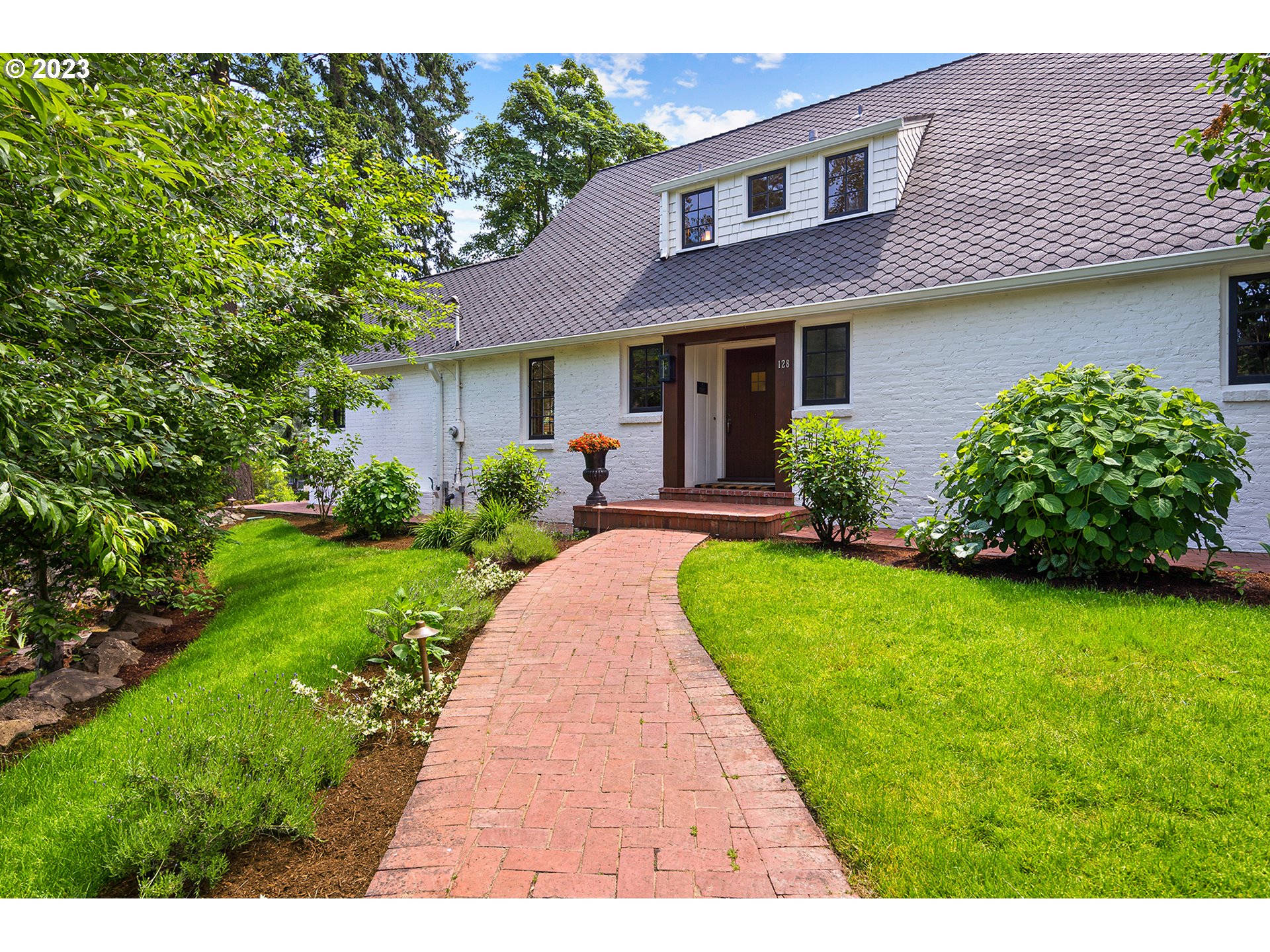 128 NORTHSHORE CIR