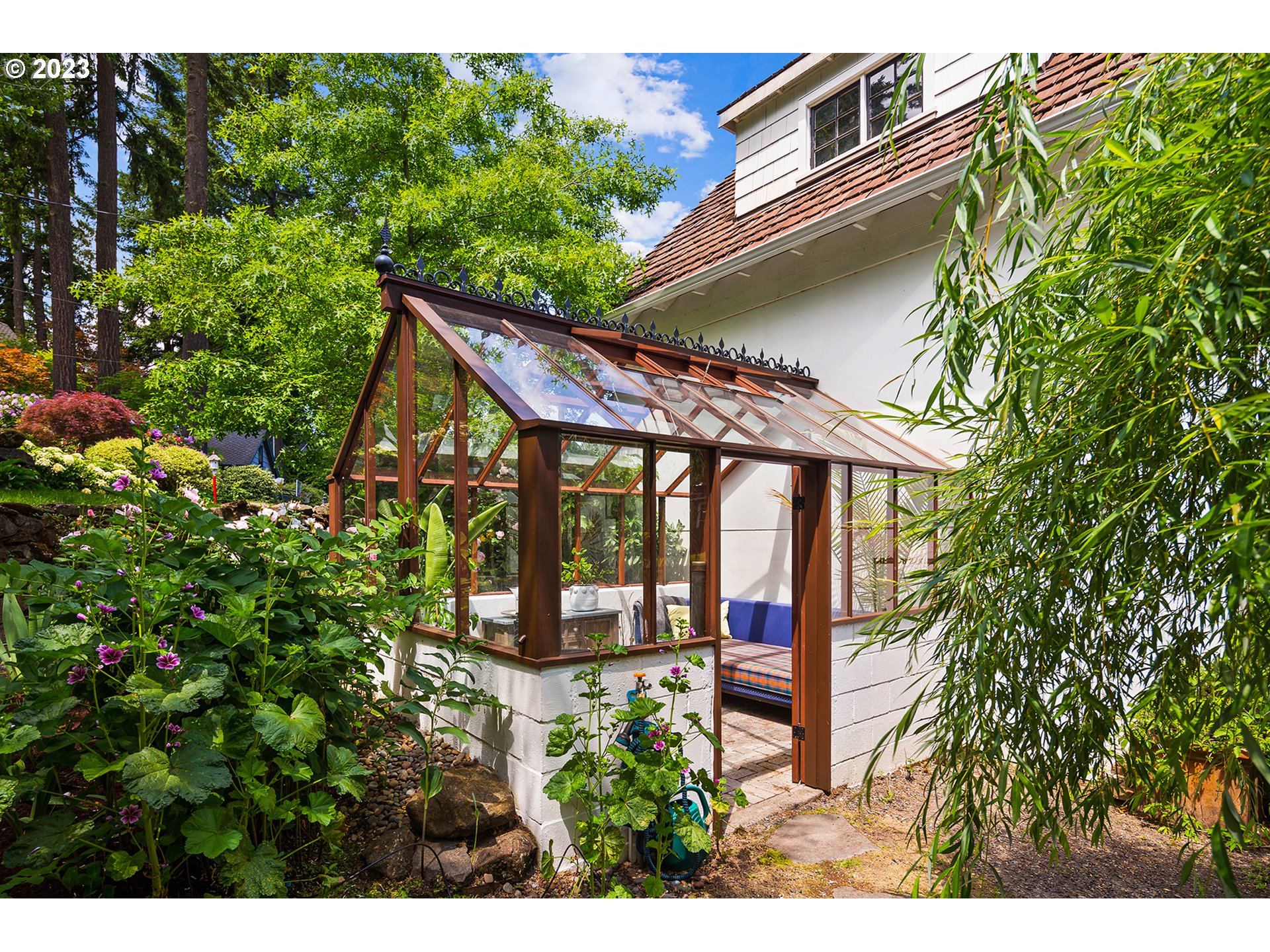 128 NORTHSHORE CIR