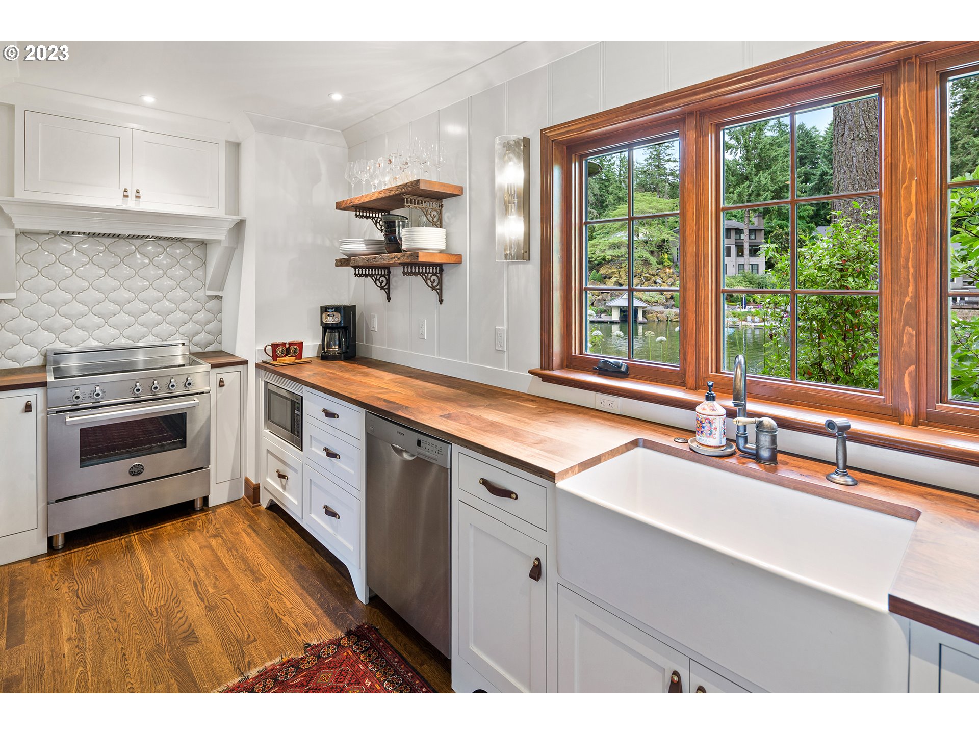 128 NORTHSHORE CIR