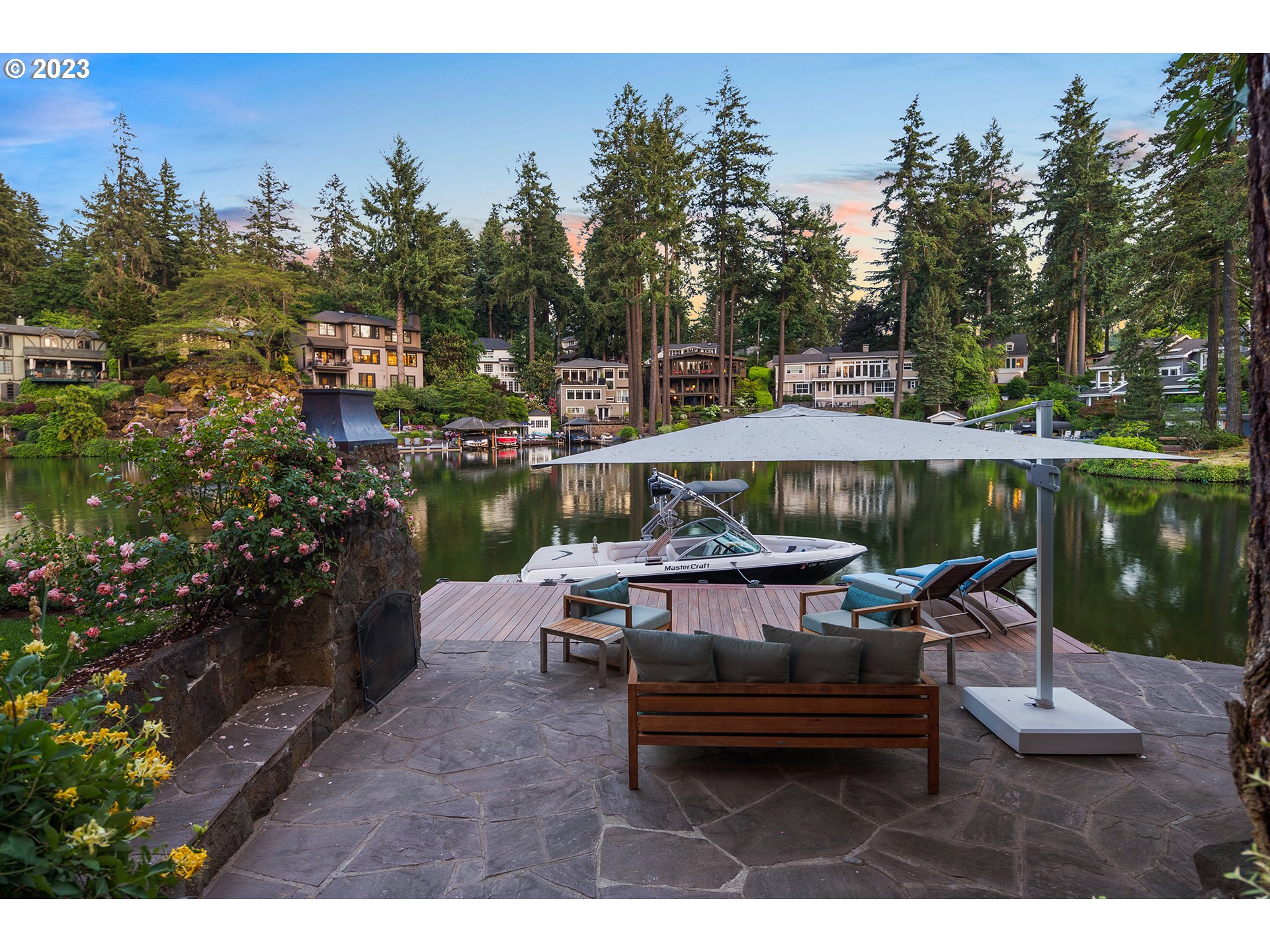 128 NORTHSHORE CIR