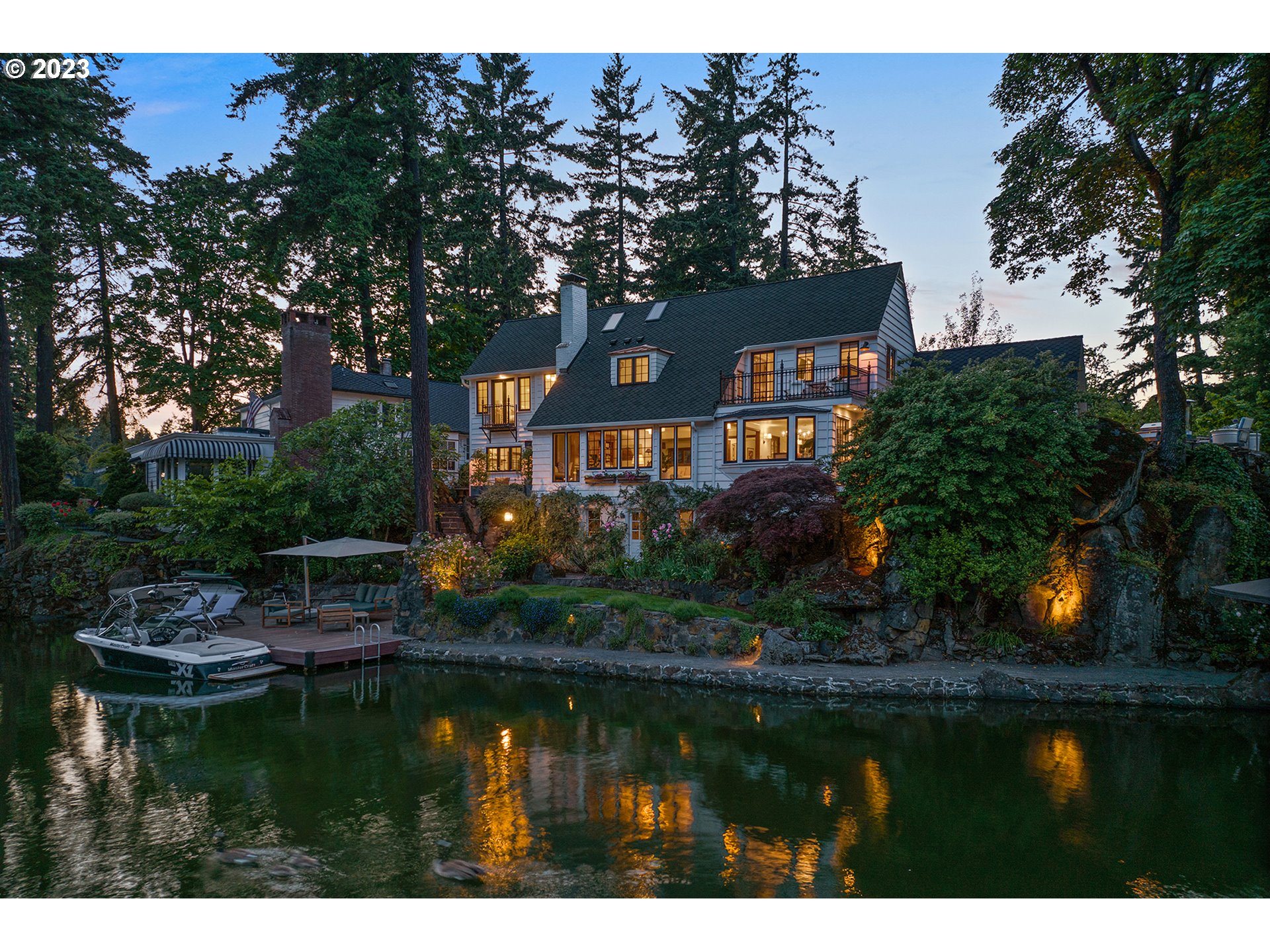 128 NORTHSHORE CIR