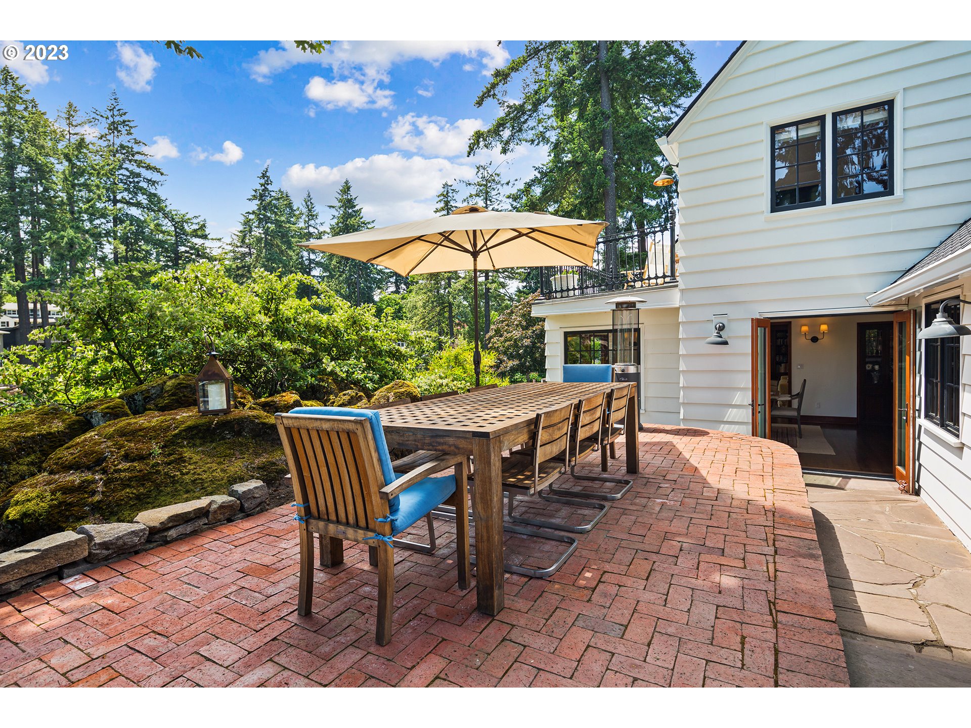 128 NORTHSHORE CIR