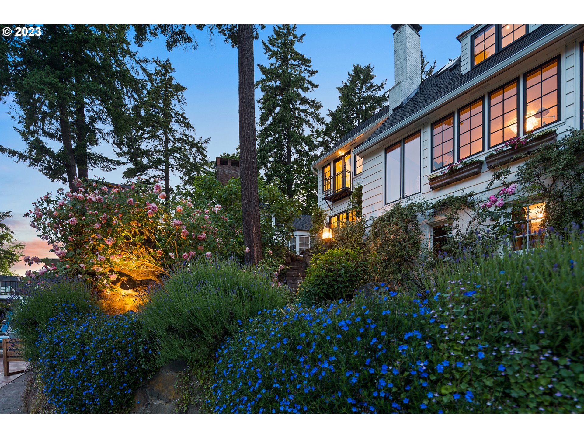 128 NORTHSHORE CIR
