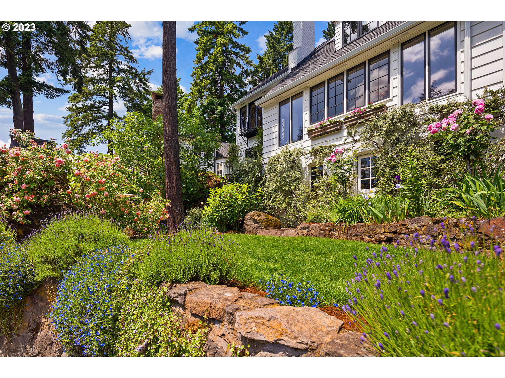 128 NORTHSHORE CIR