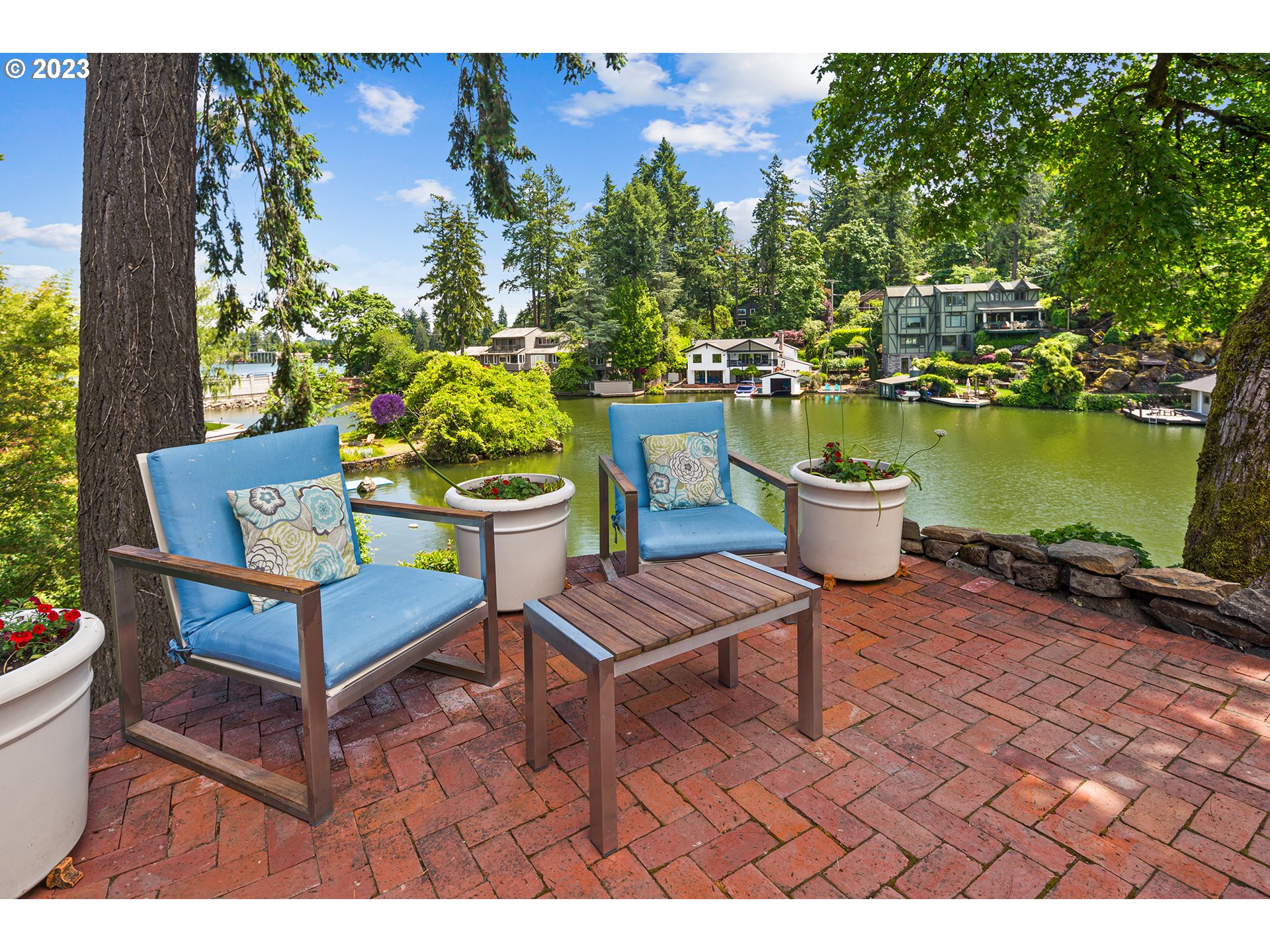128 NORTHSHORE CIR