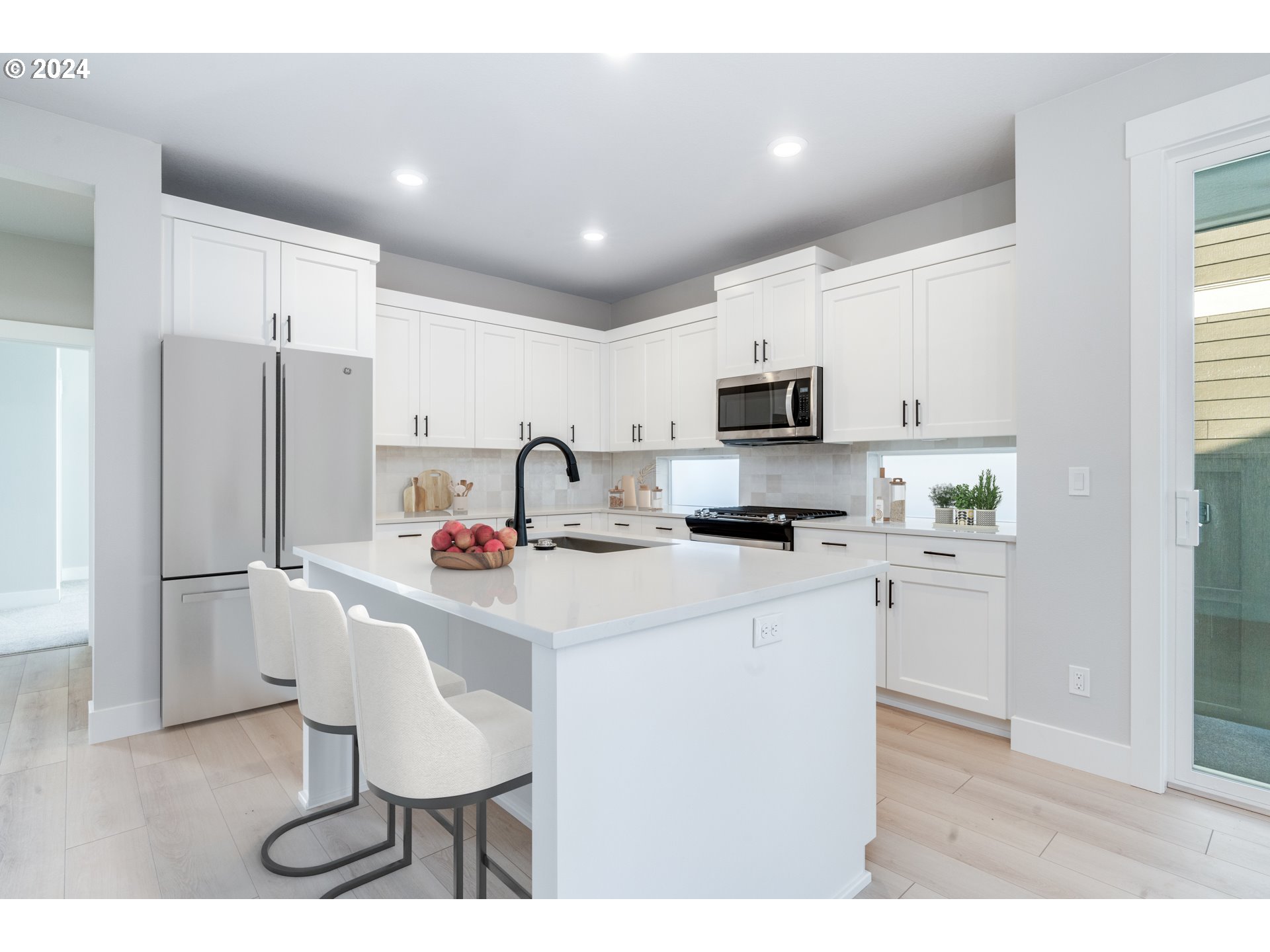 7702 SE LUMBERTON LN