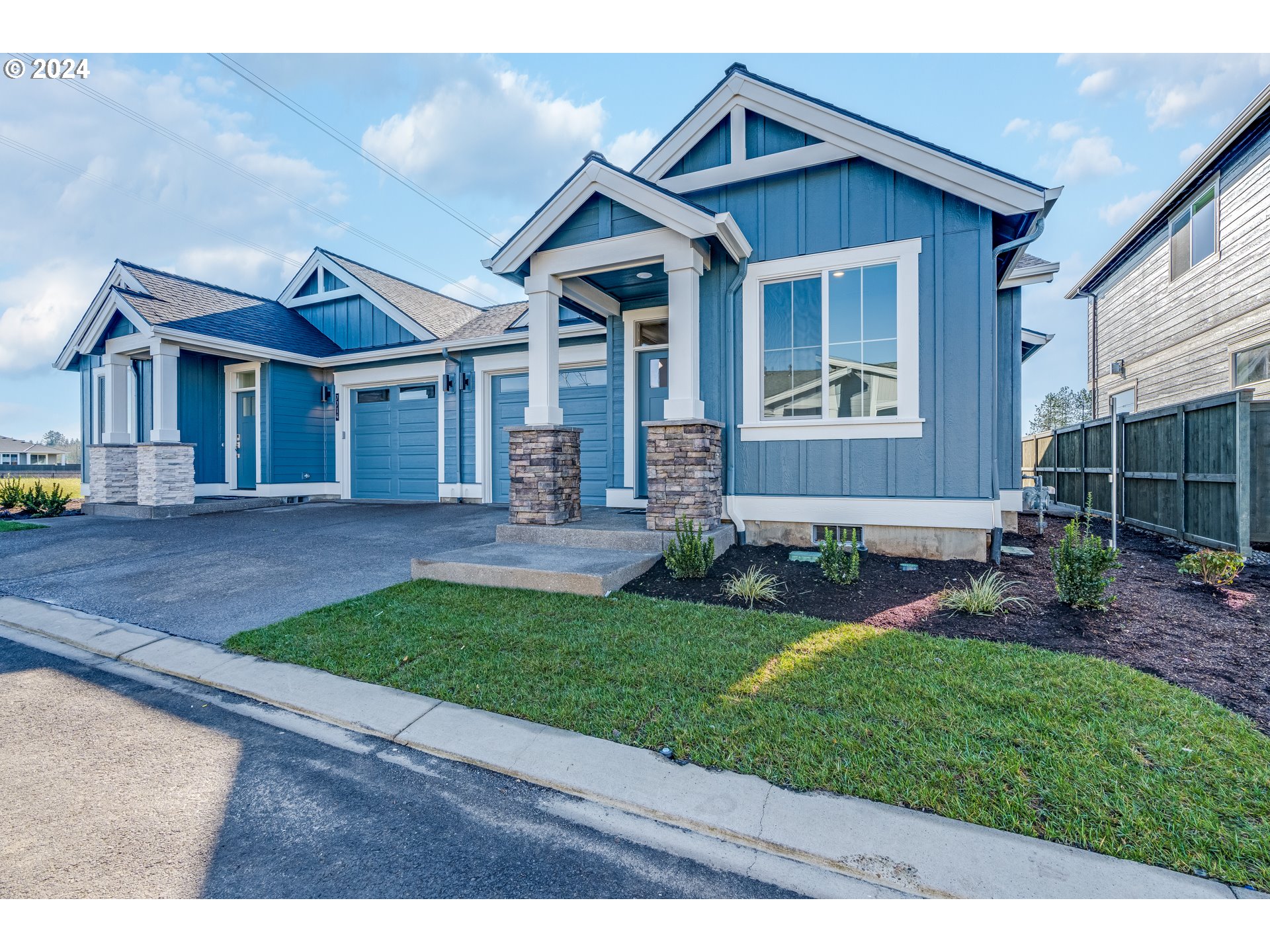 7702 SE LUMBERTON LN