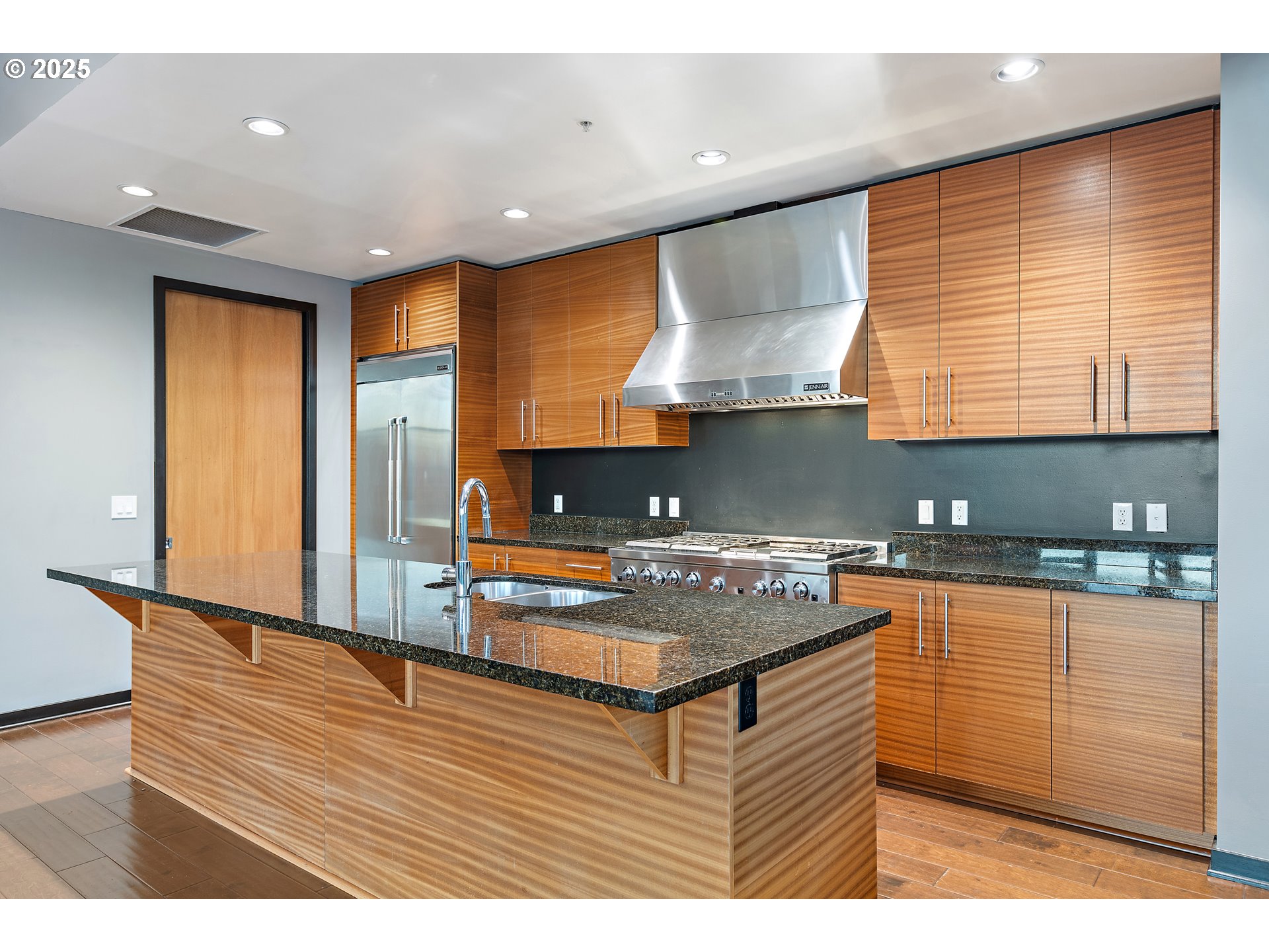 1830 NW RIVERSCAPE ST 803