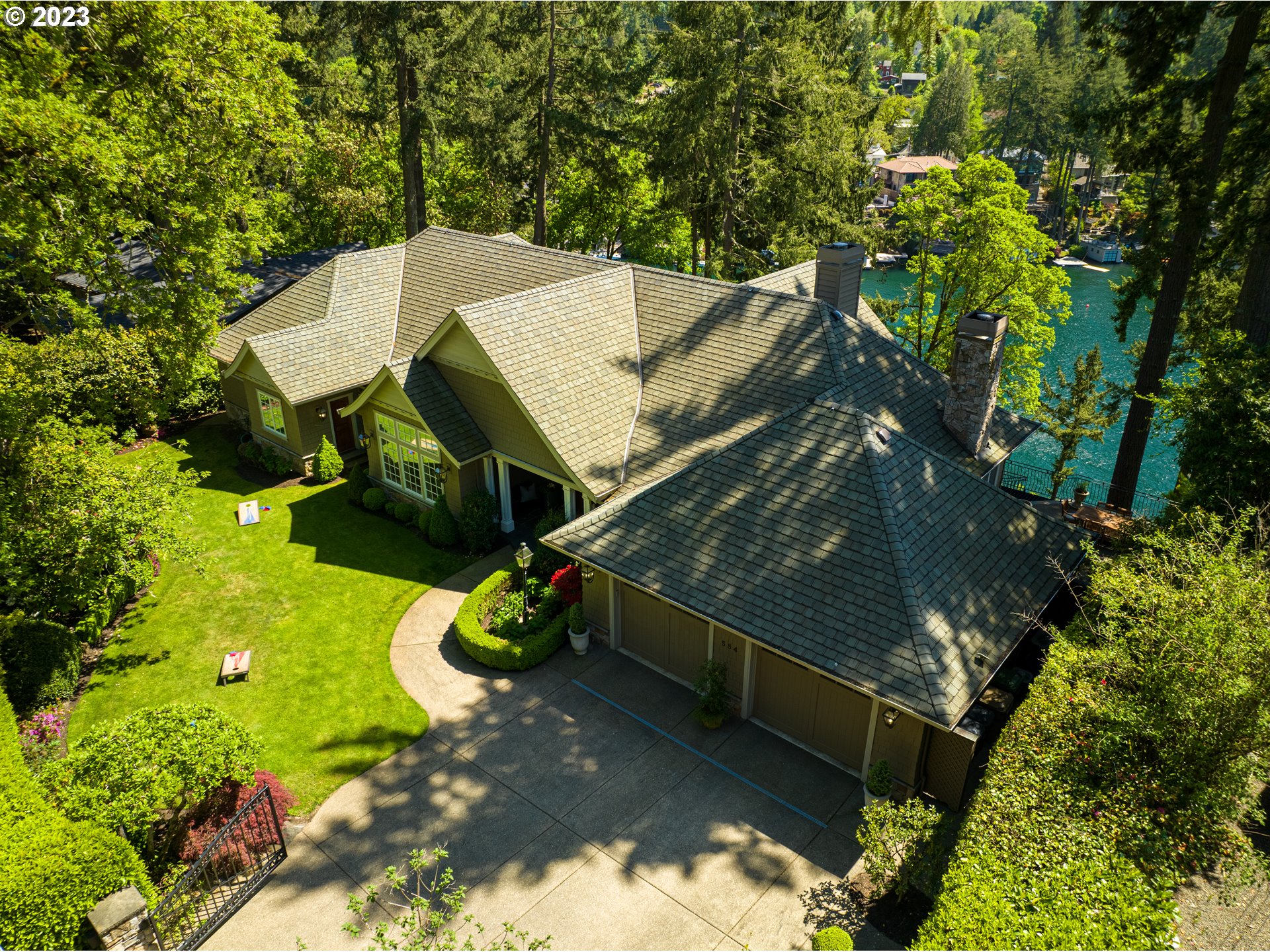 584 RIDGEWAY RD