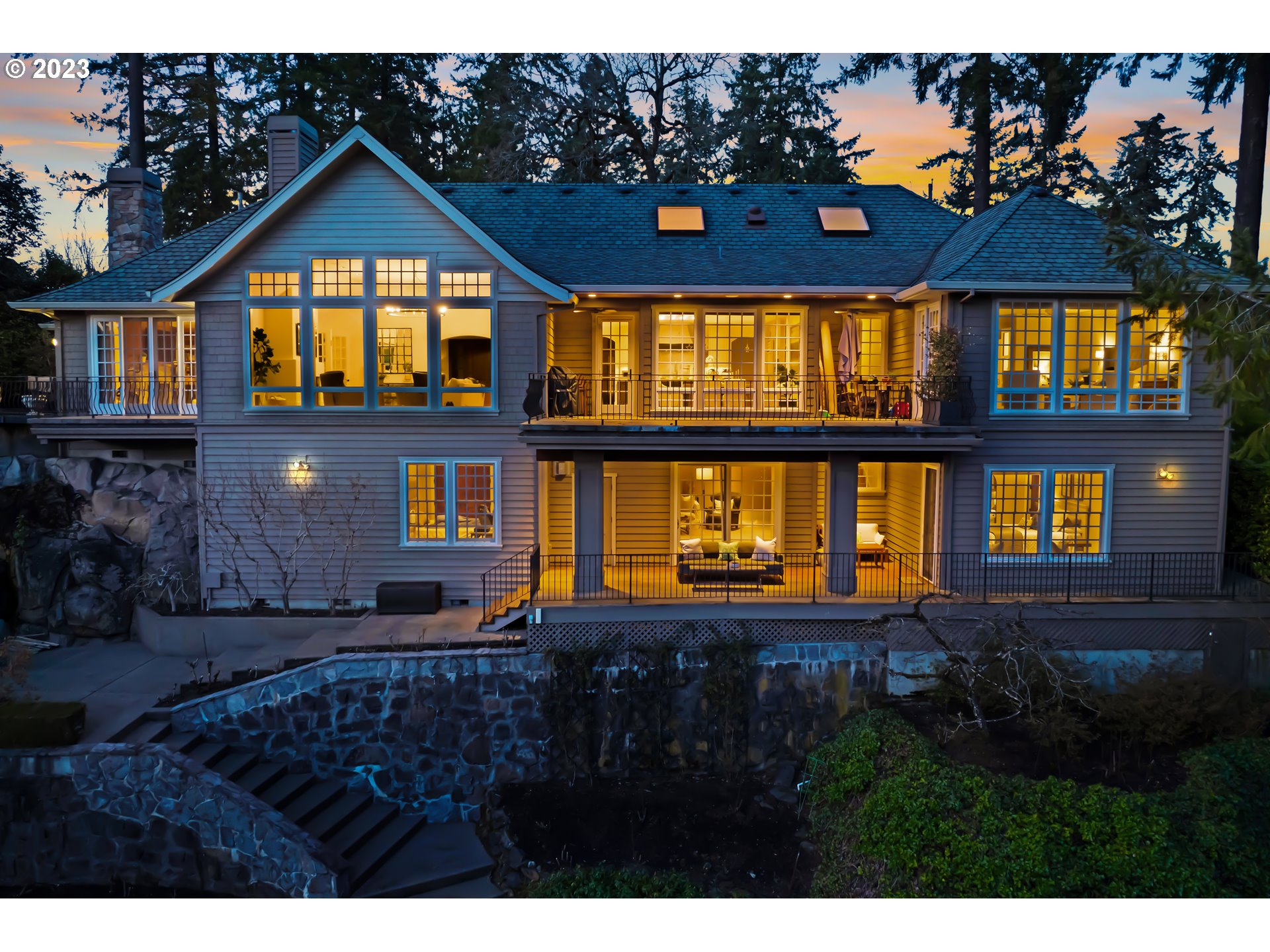 584 RIDGEWAY RD