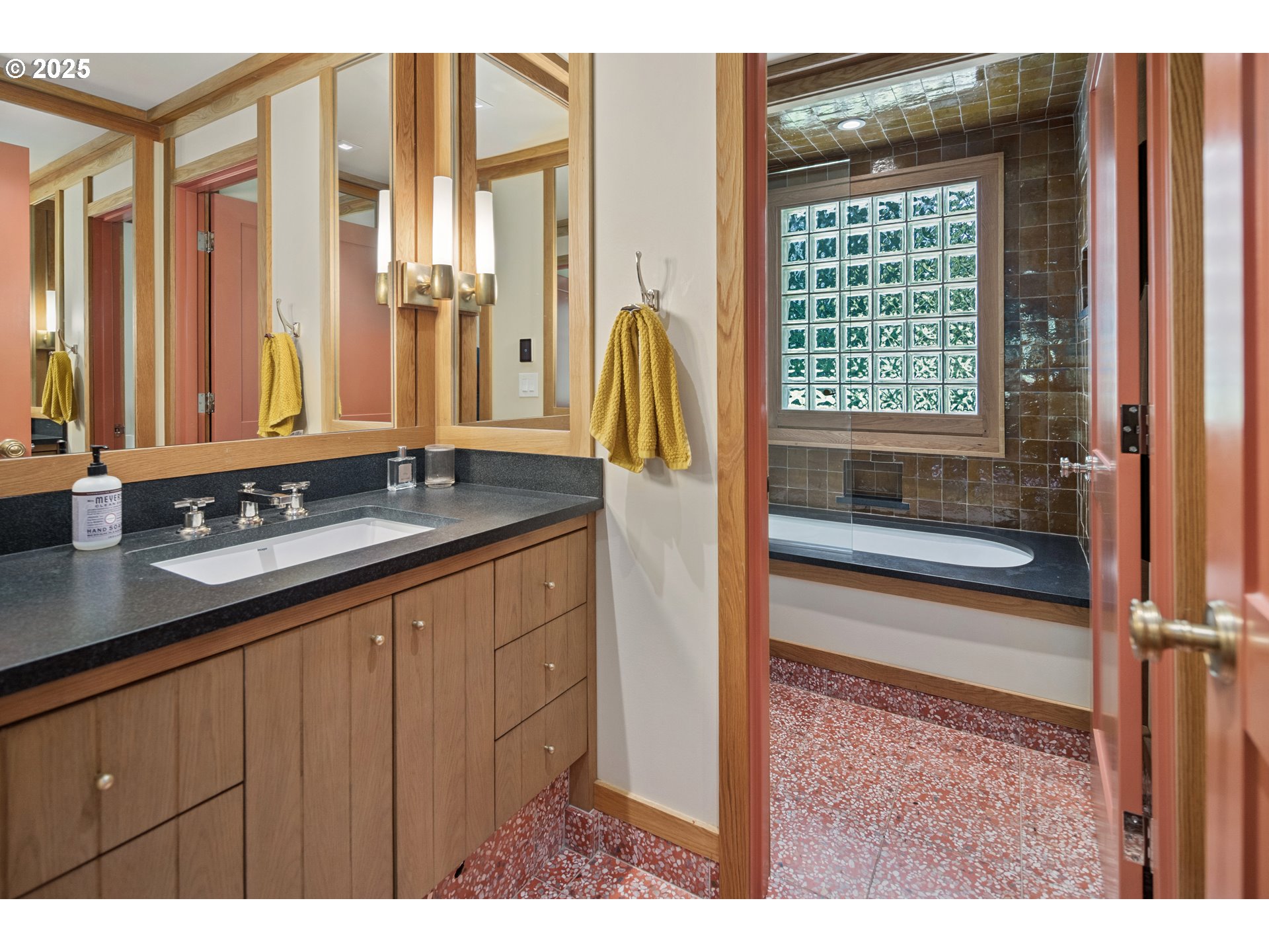 1333 S PALATINE HILL RD