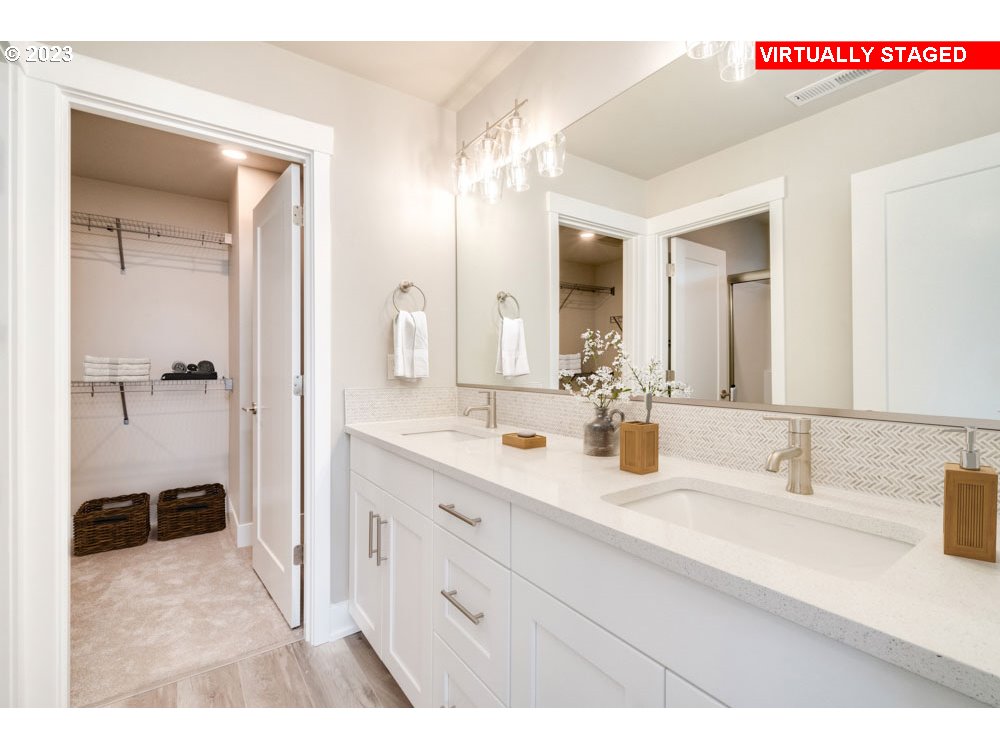 7882 SE Reddington ST