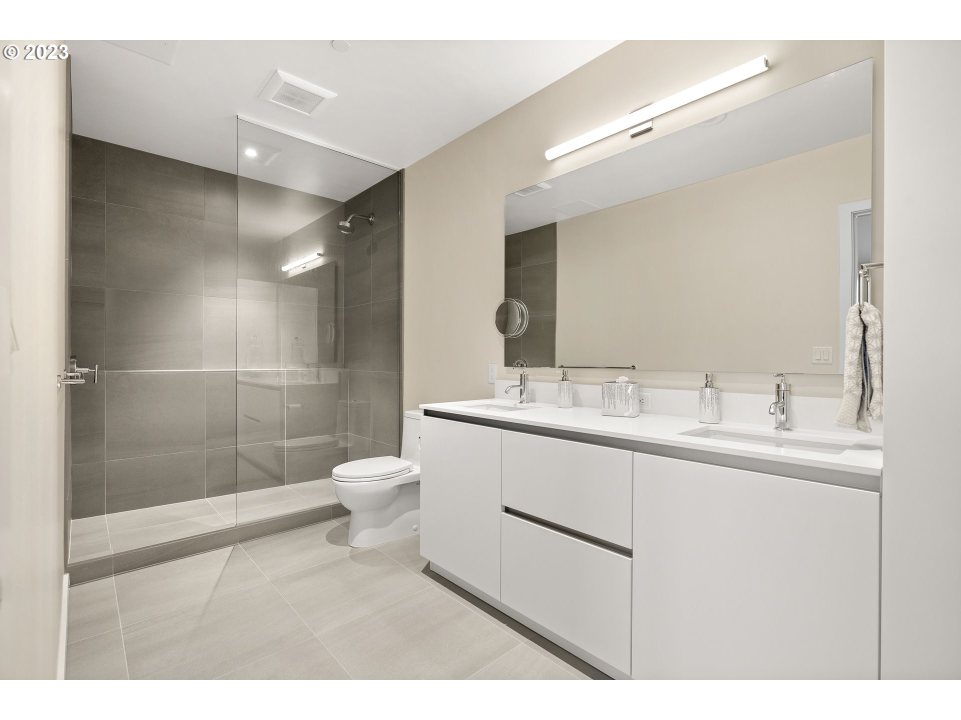 1150 NW QUIMBY ST 1304