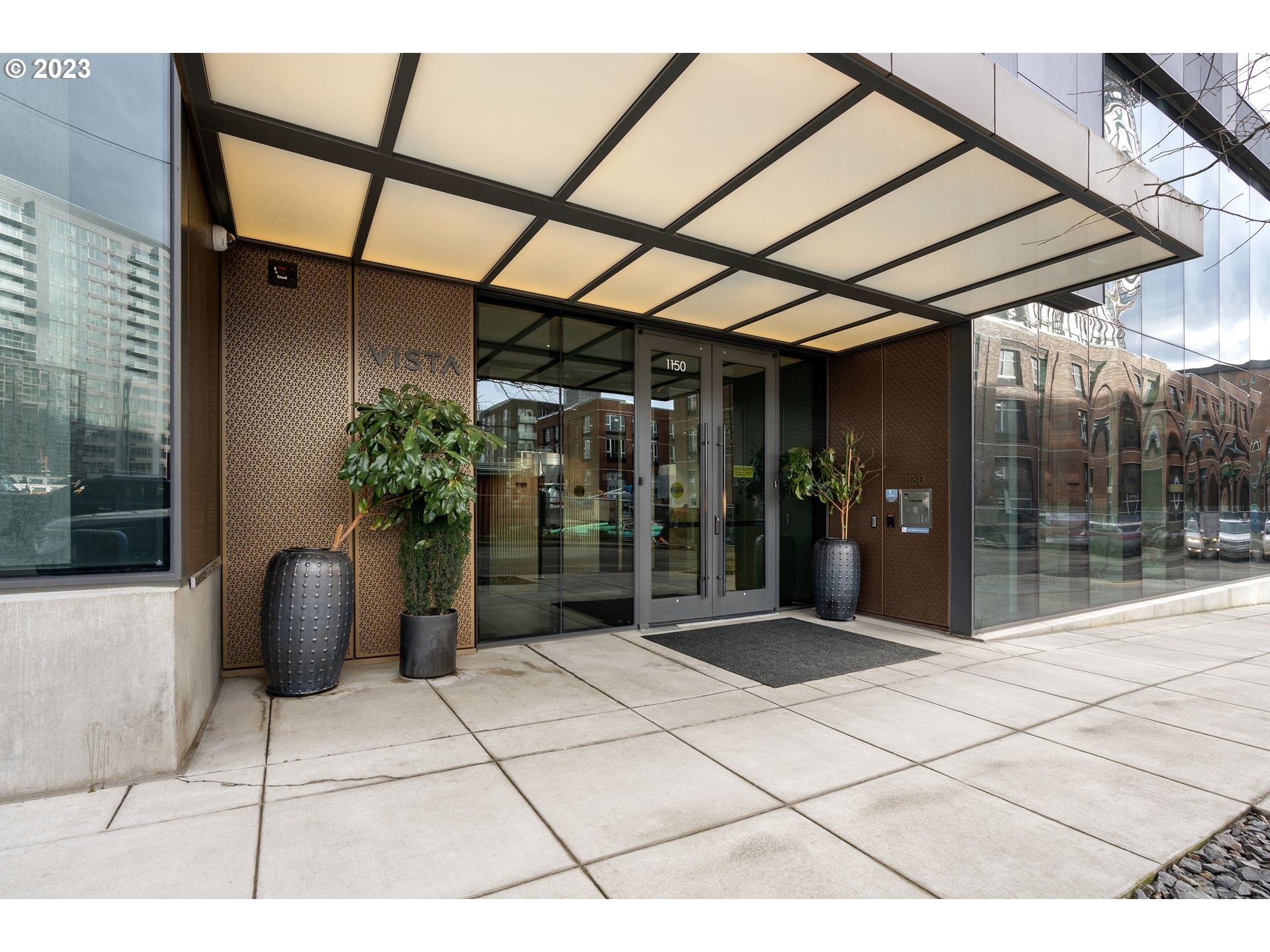 1150 NW QUIMBY ST 1304