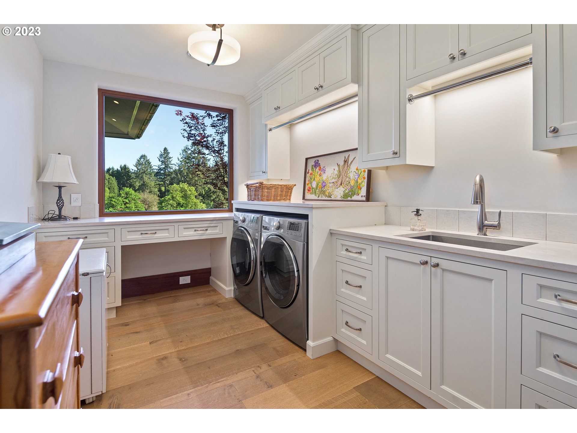 405 MIKEN LN