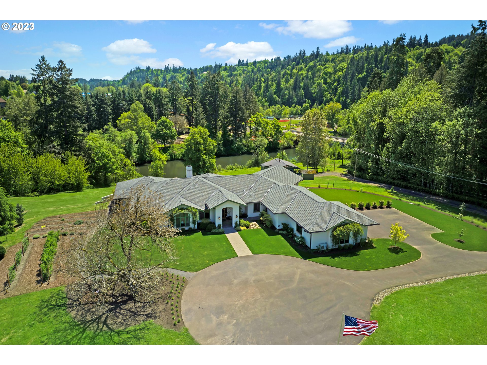 405 MIKEN LN