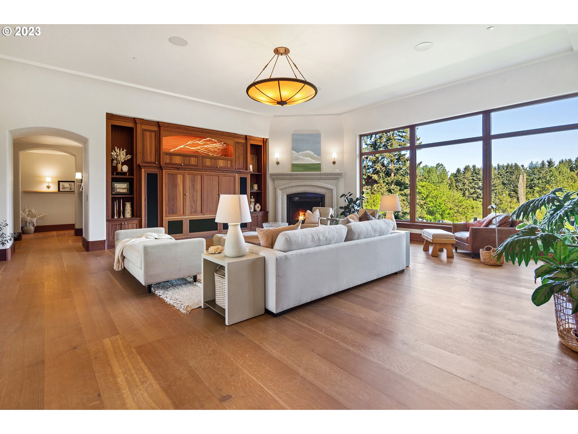405 MIKEN LN