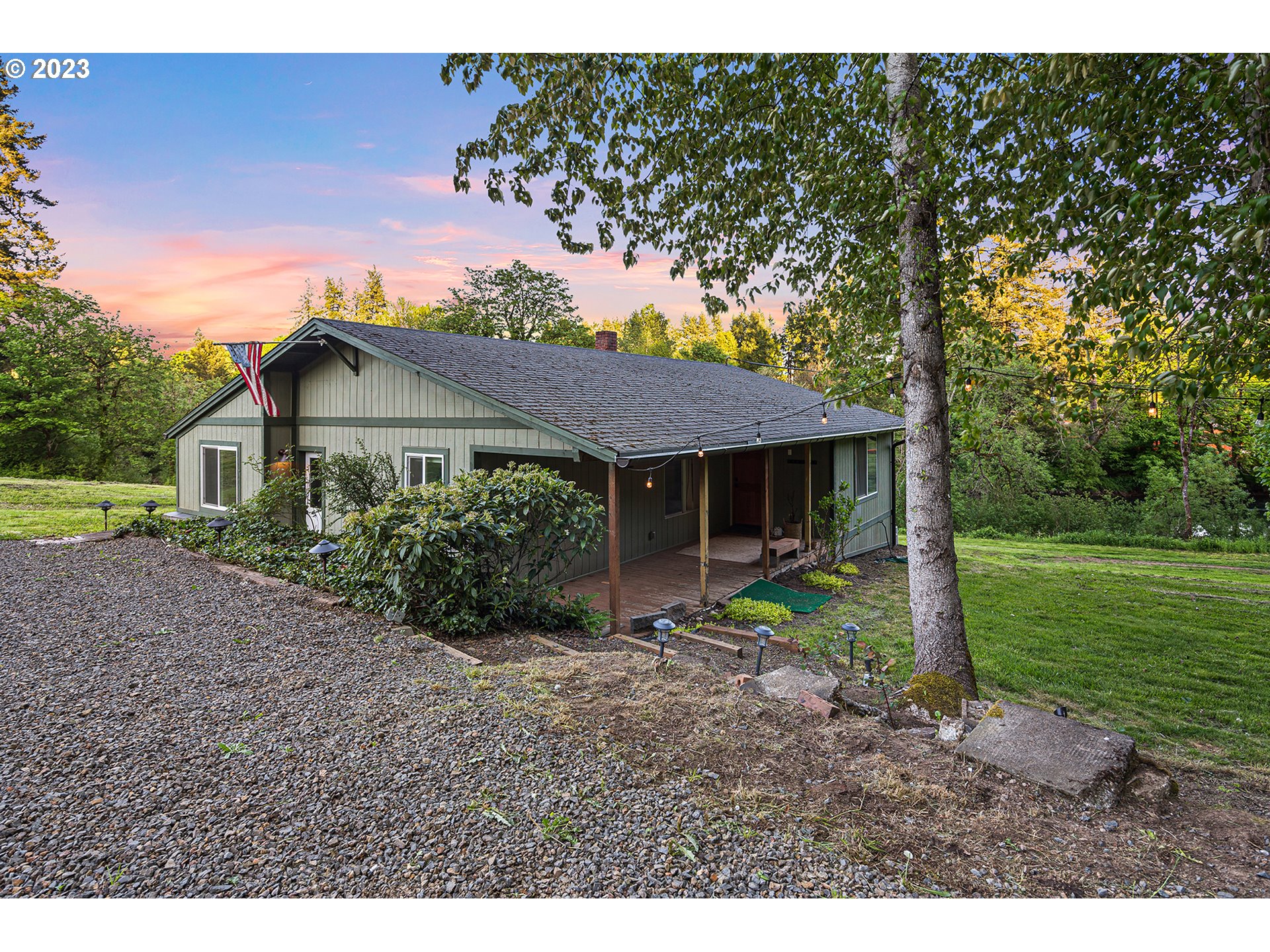 405 MIKEN LN