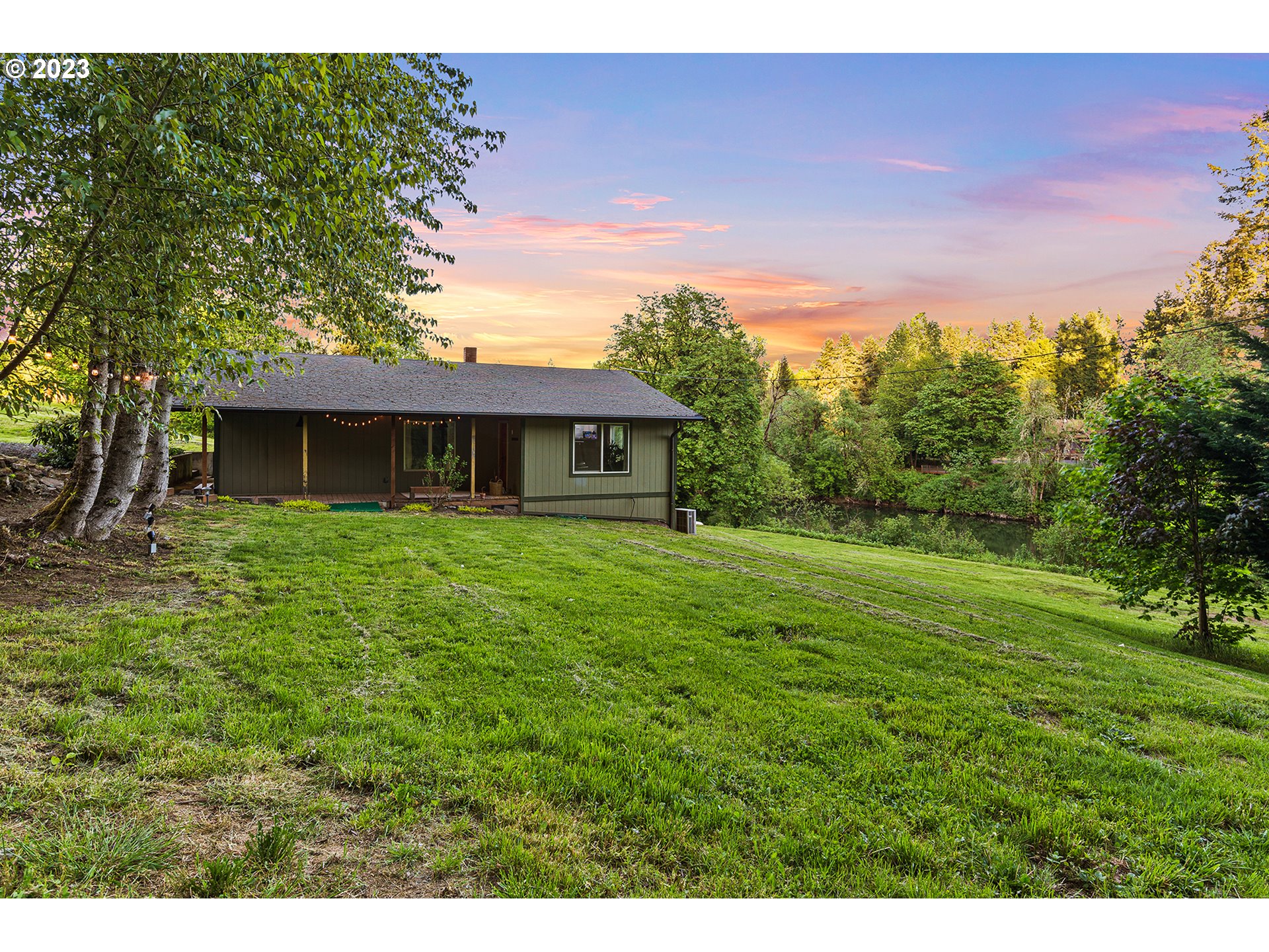 405 MIKEN LN