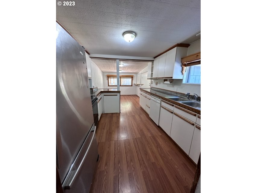 23385 E LATAURELLE AVE