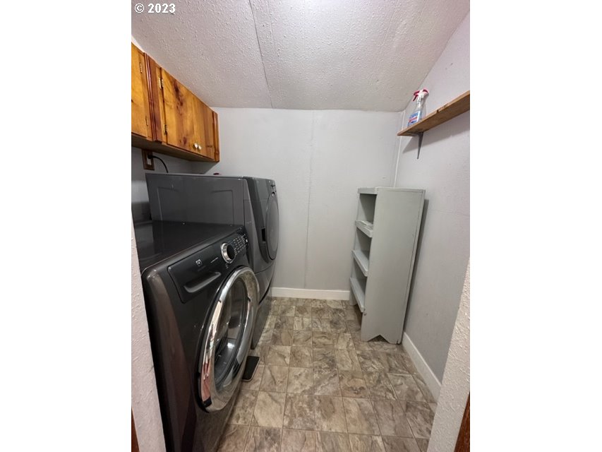 23385 E LATAURELLE AVE