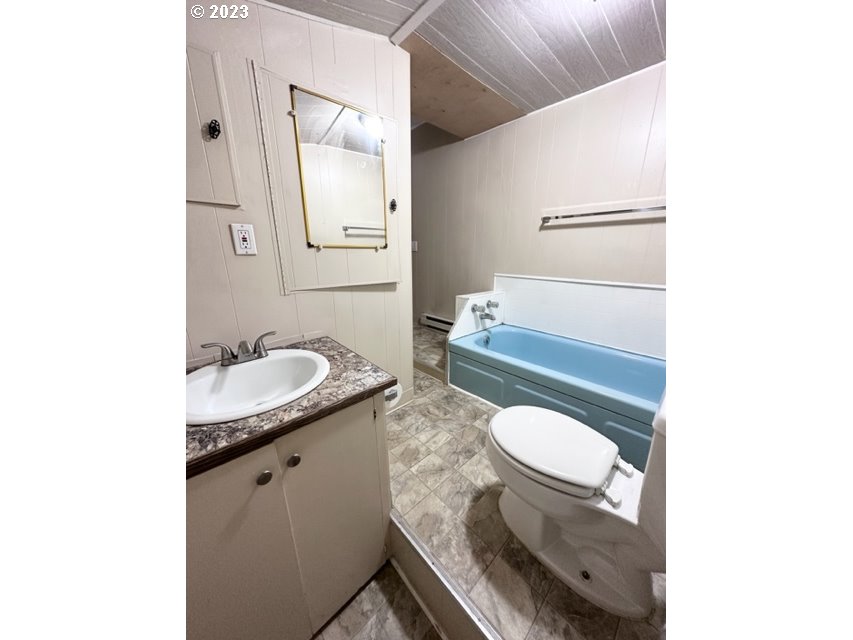 23385 E LATAURELLE AVE