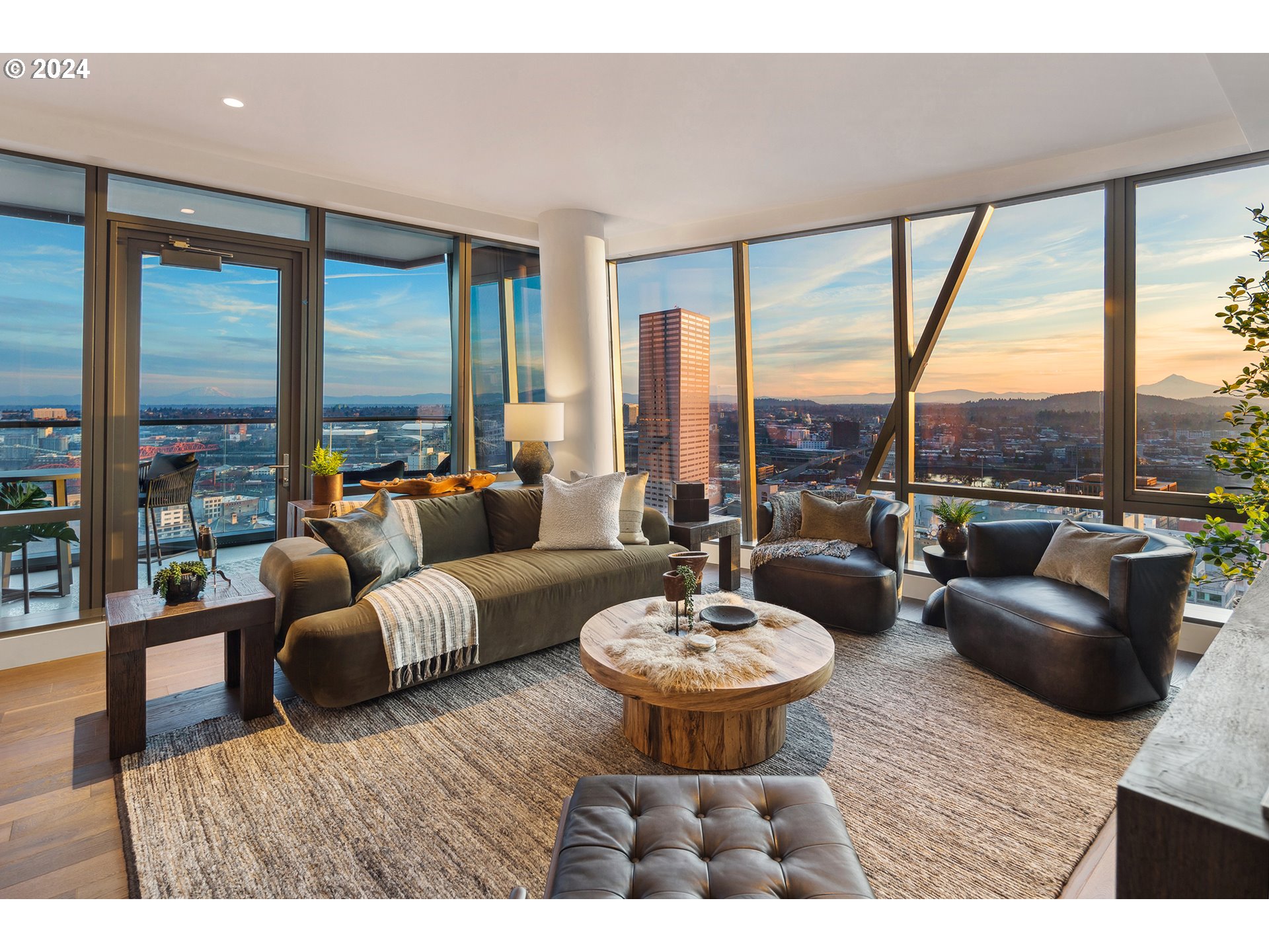 550 SW 10th AVE 2306