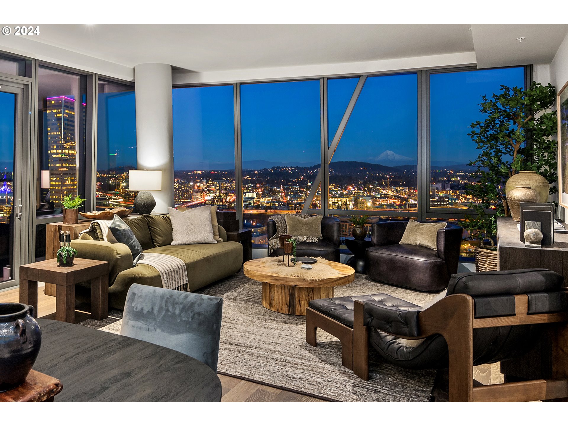 550 SW 10th AVE 2306