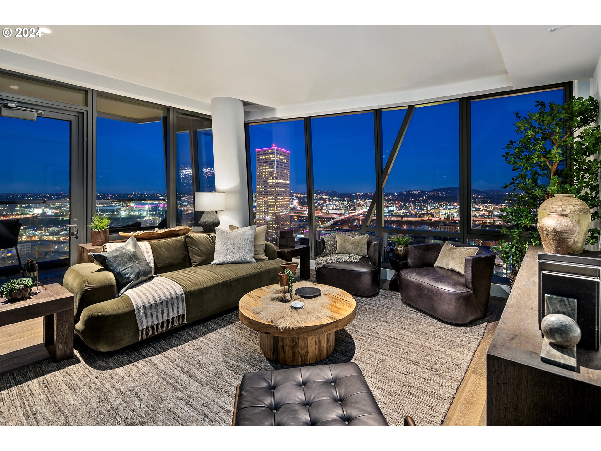 550 SW 10th AVE 2306