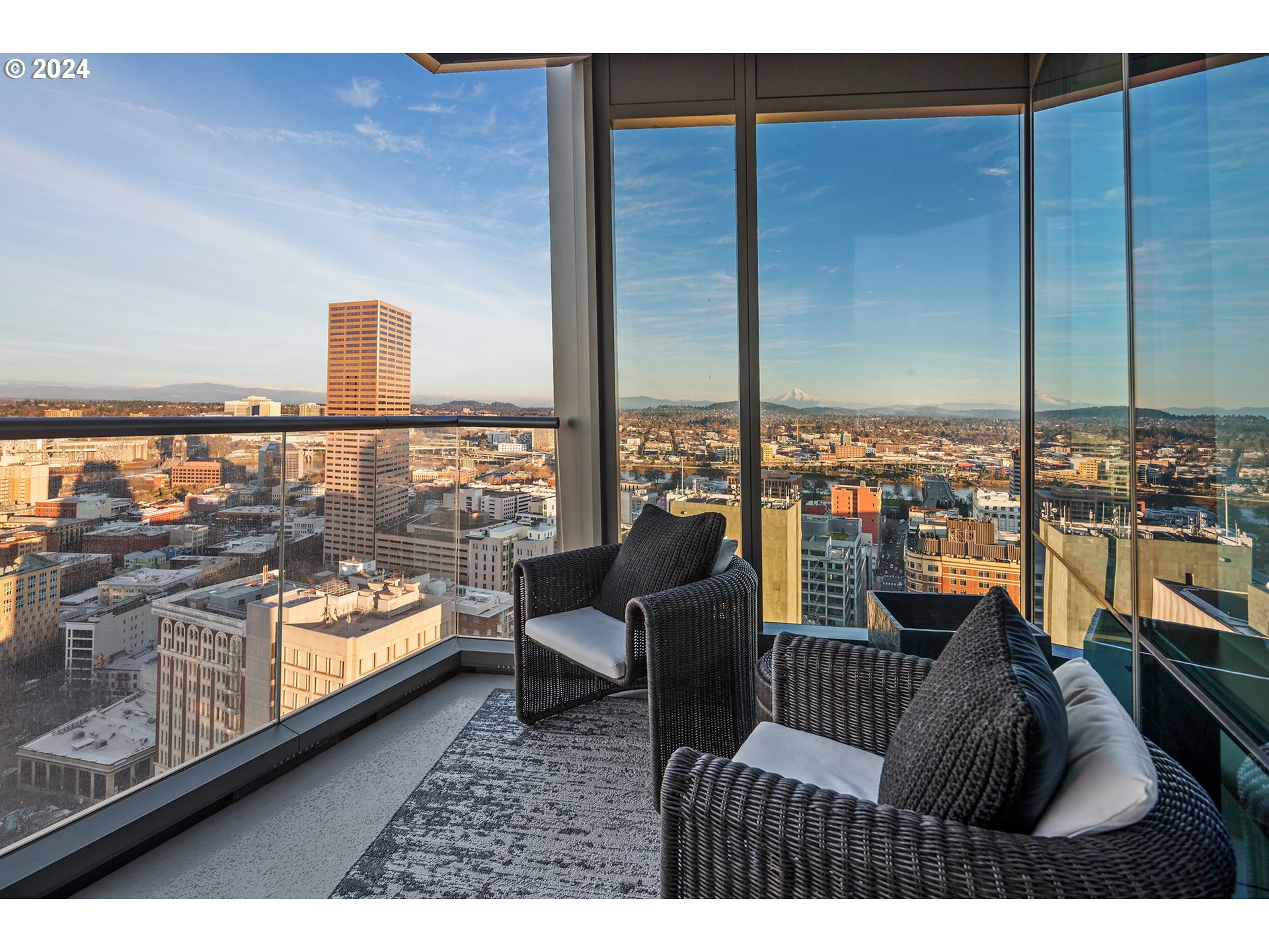 550 SW 10th AVE 2306