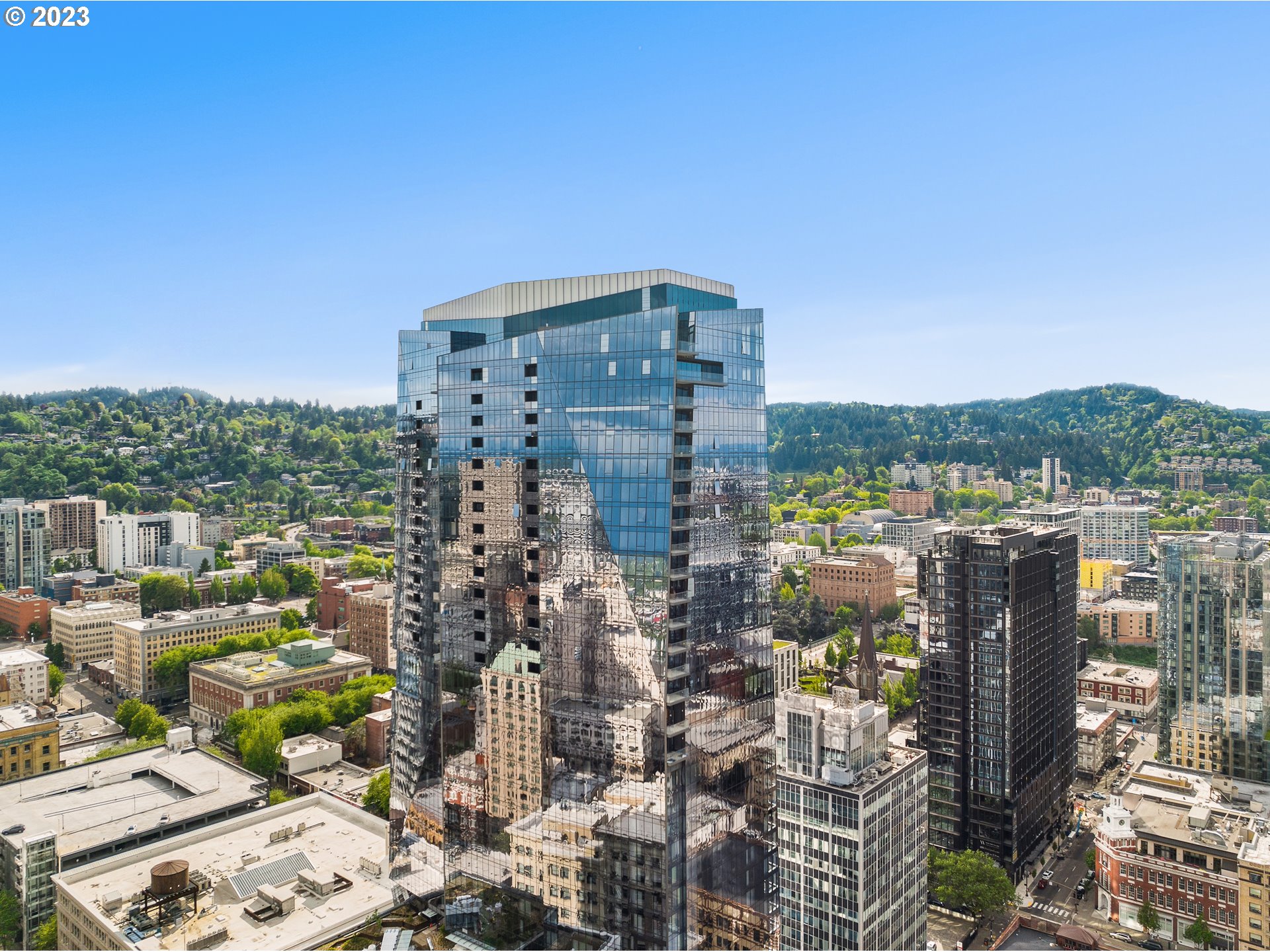 550 SW 10th AVE 2306