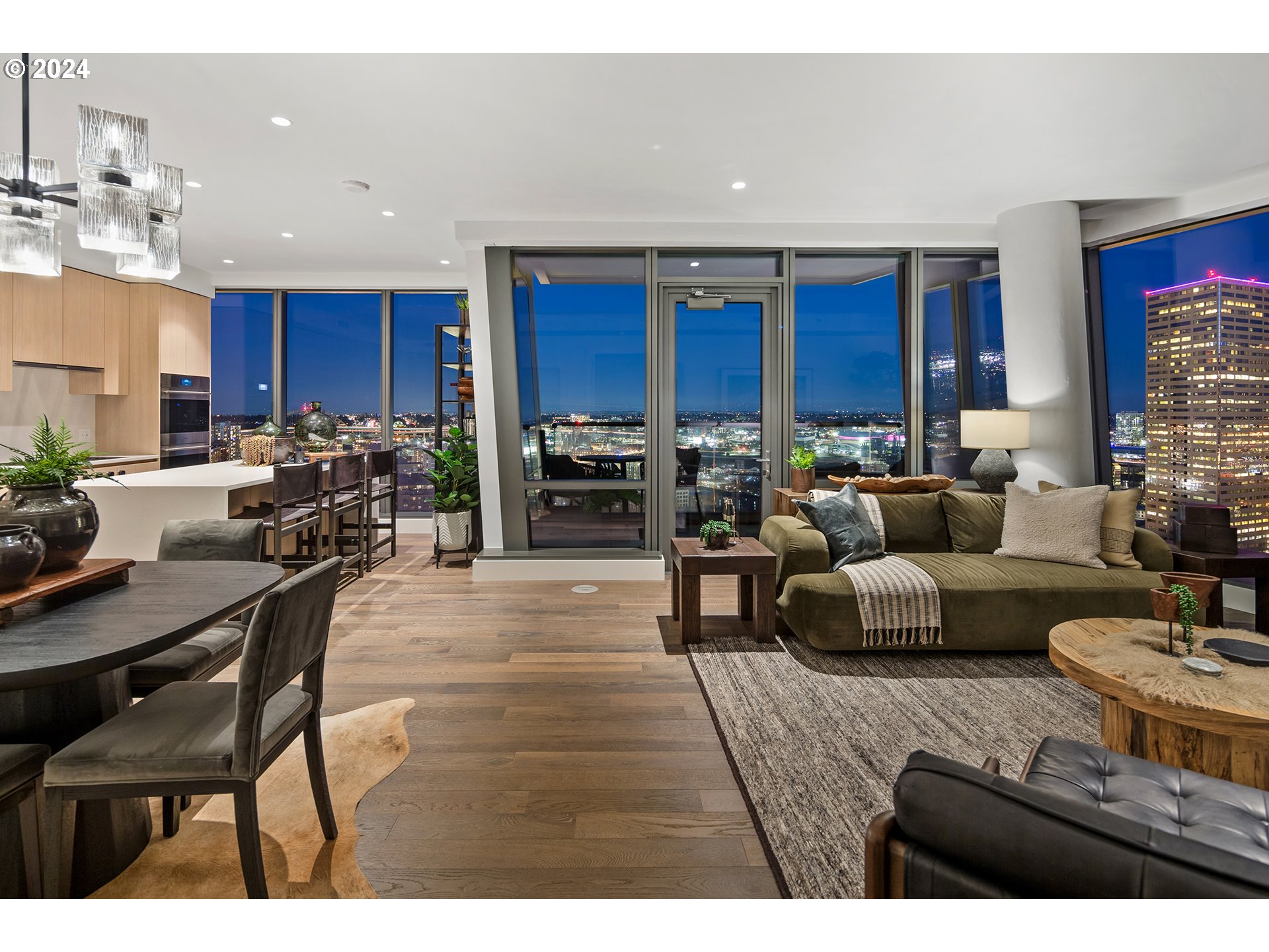 550 SW 10th AVE 2306