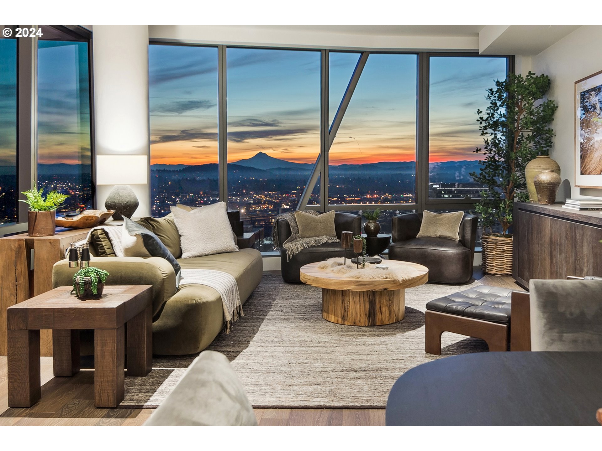 550 SW 10th AVE 2306